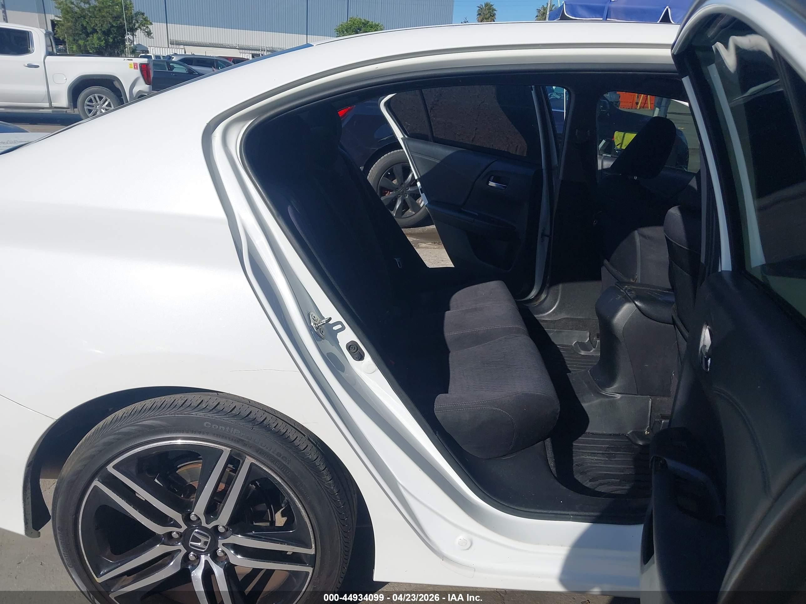 HONDA ACCORD image 8
