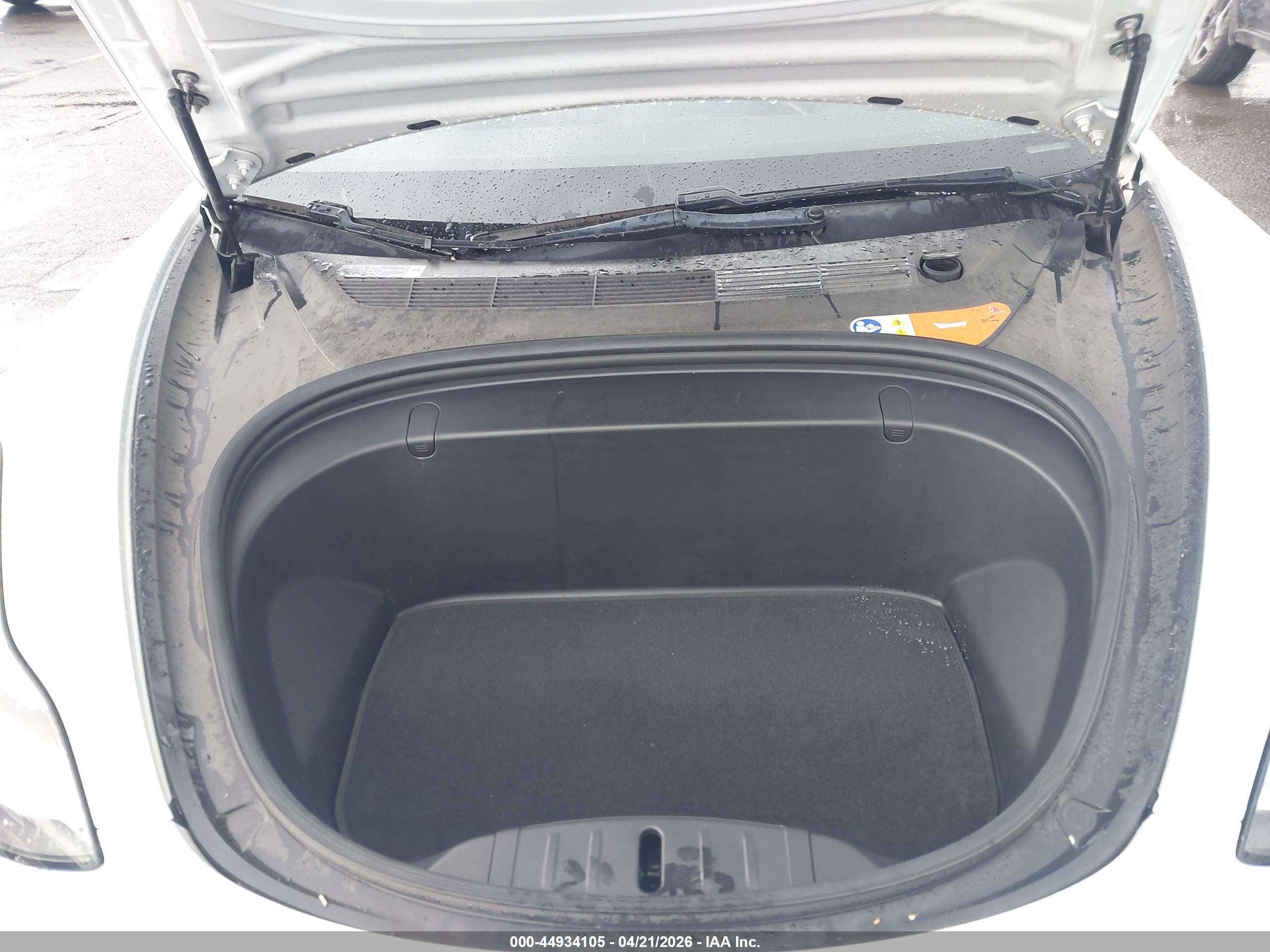 TESLA MODEL image 10