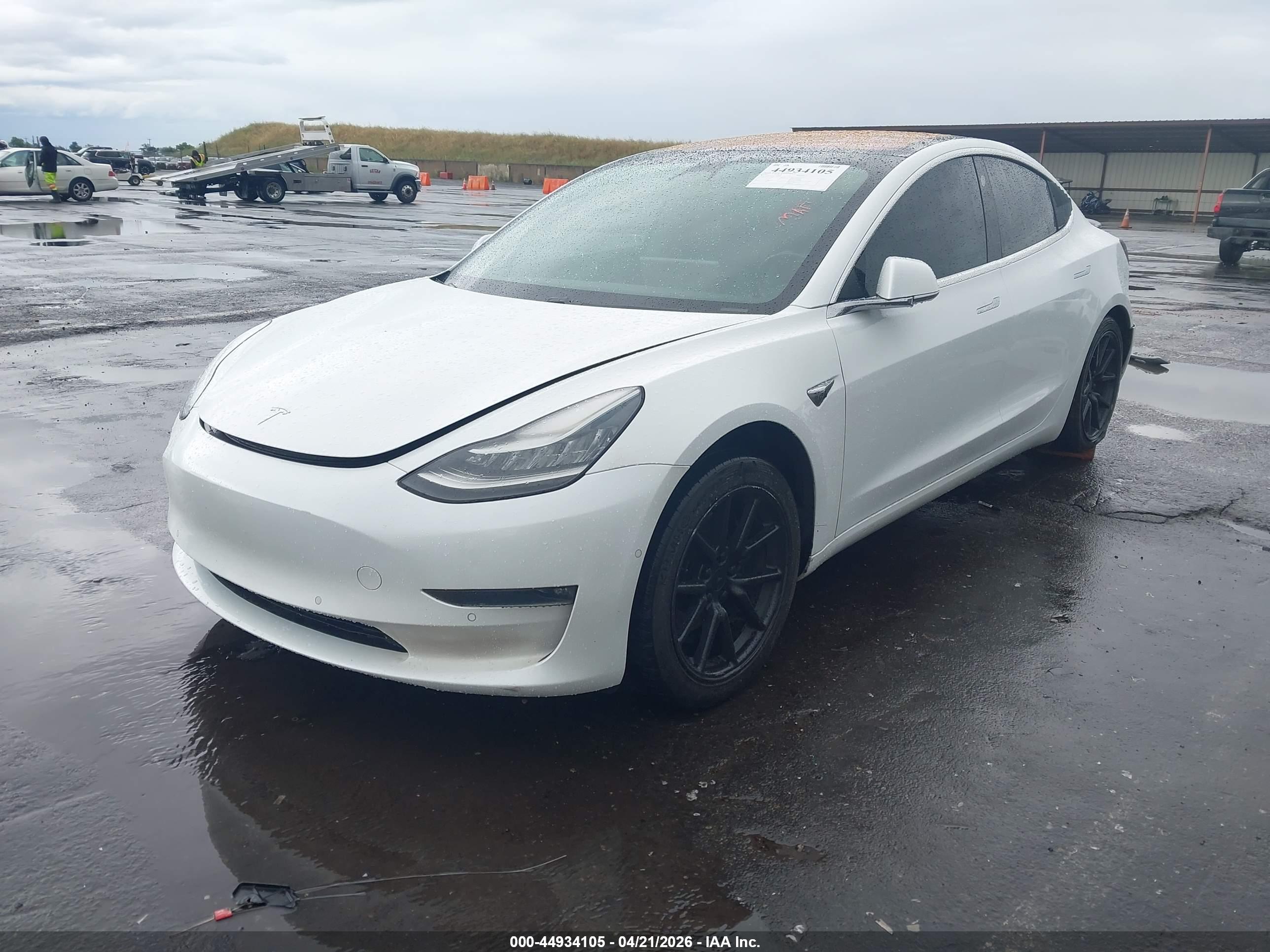 TESLA MODEL image 2