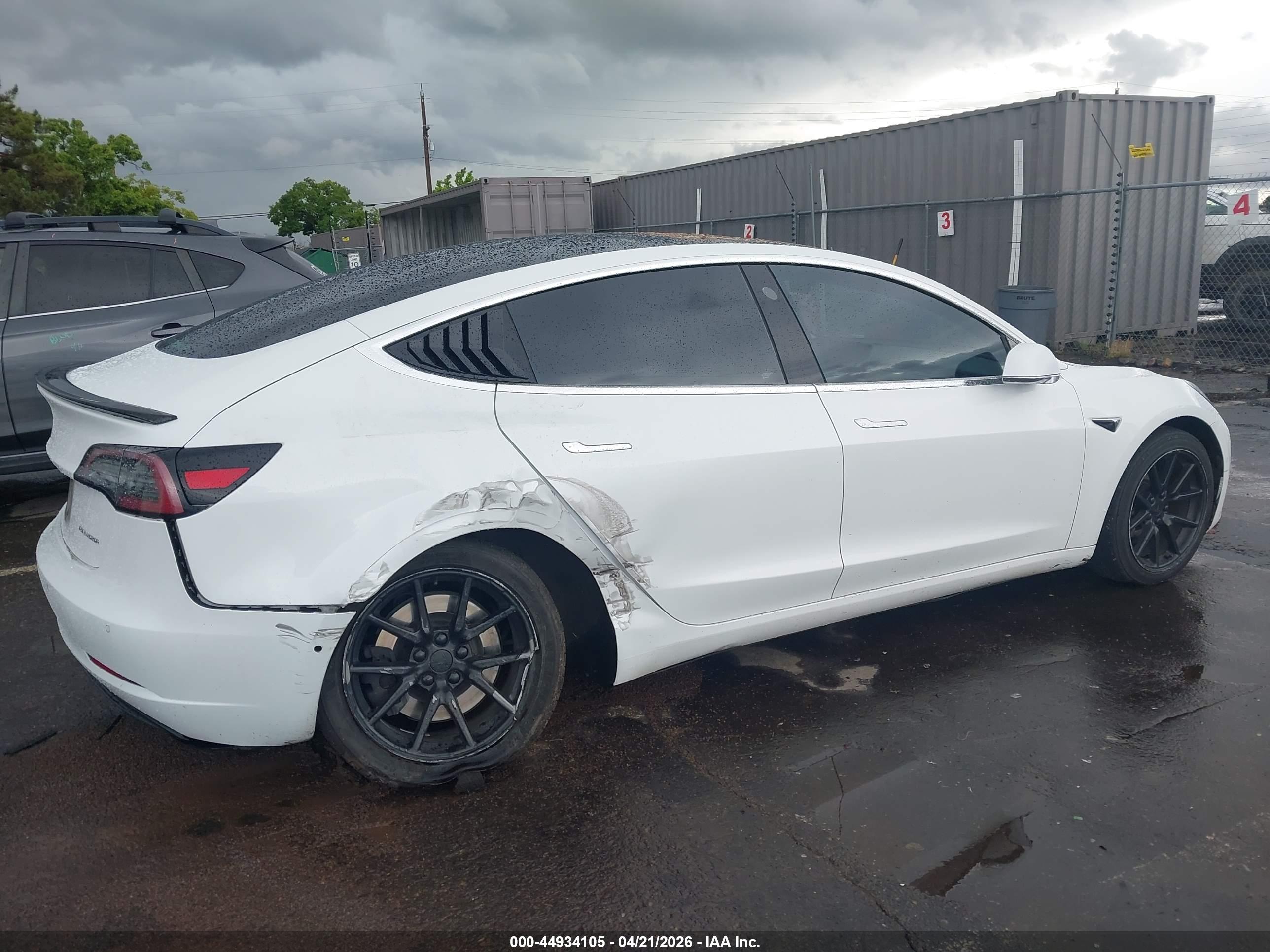 TESLA MODEL image 6