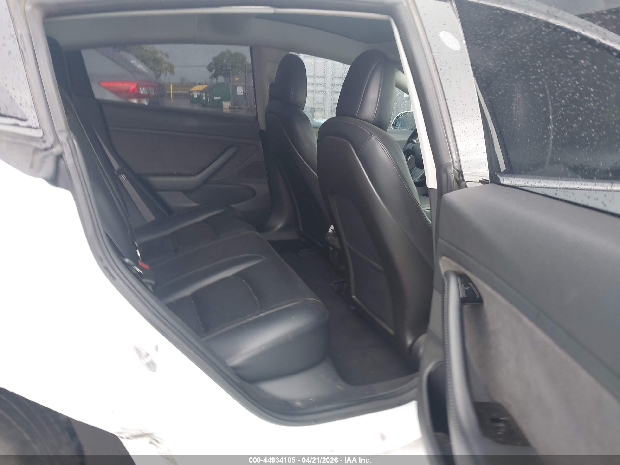 TESLA MODEL image 8