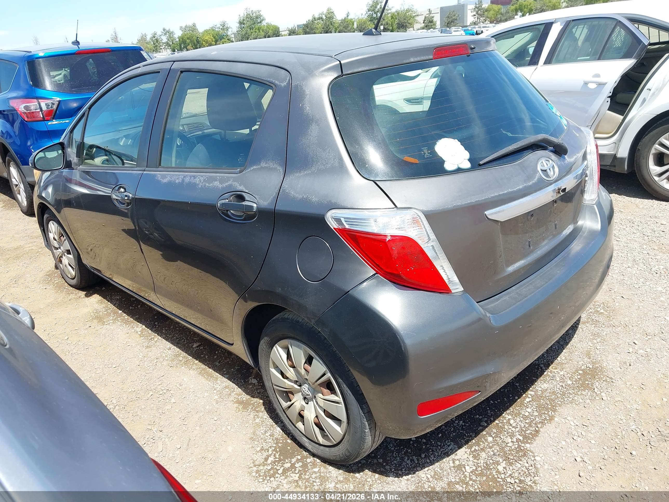 TOYOTA YARIS image 3