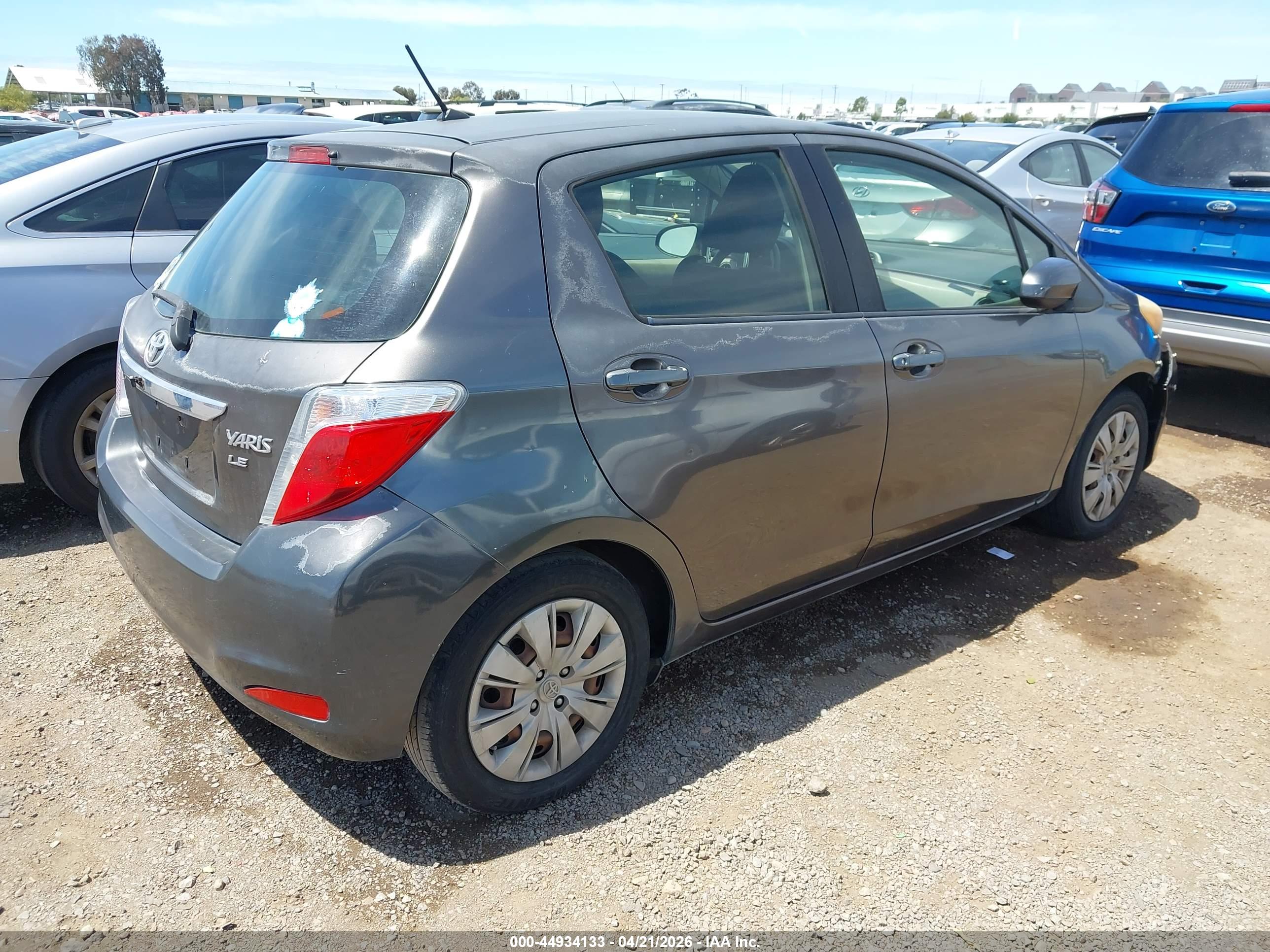 TOYOTA YARIS image 4