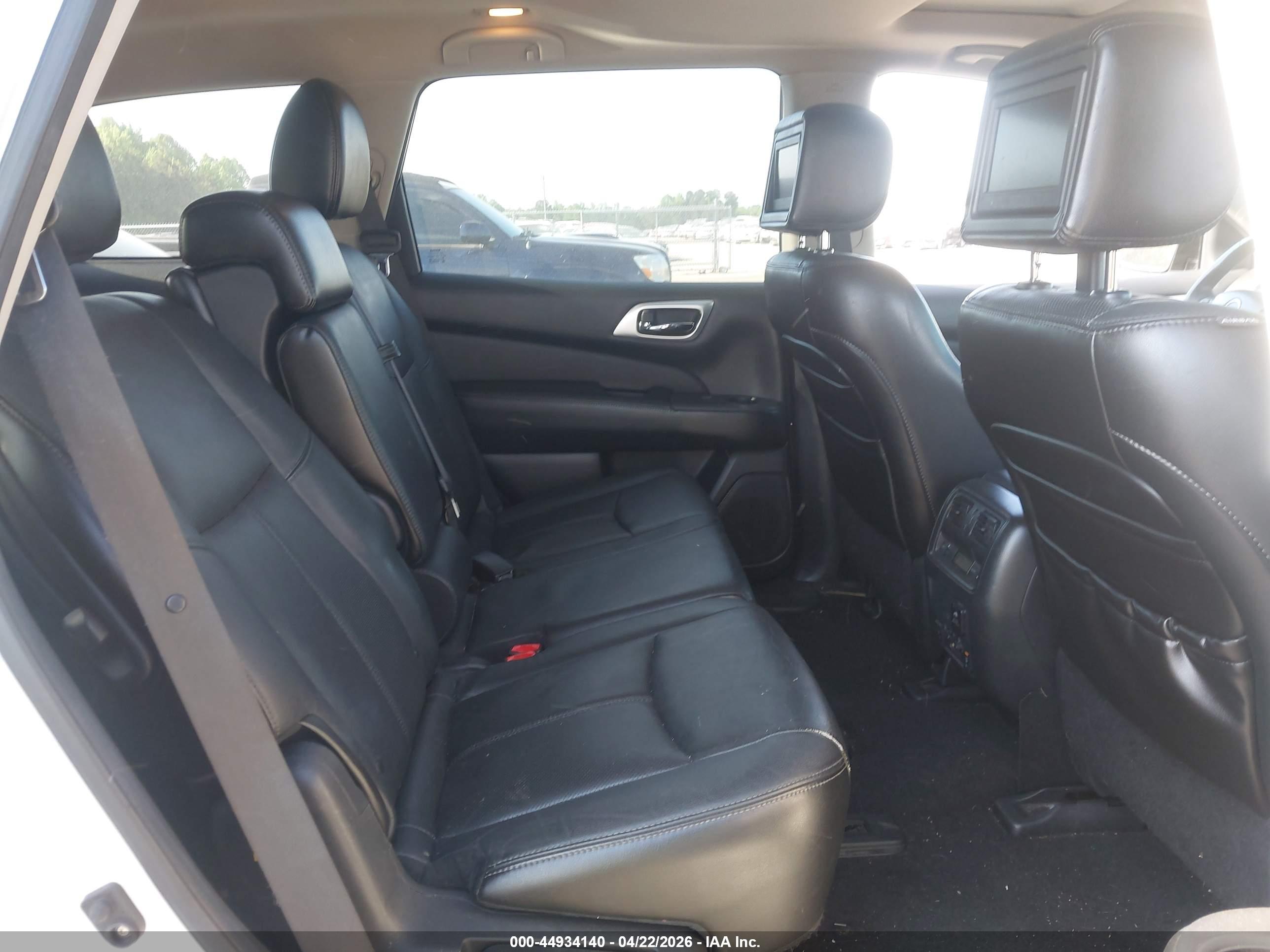 NISSAN PATHFINDER image 8