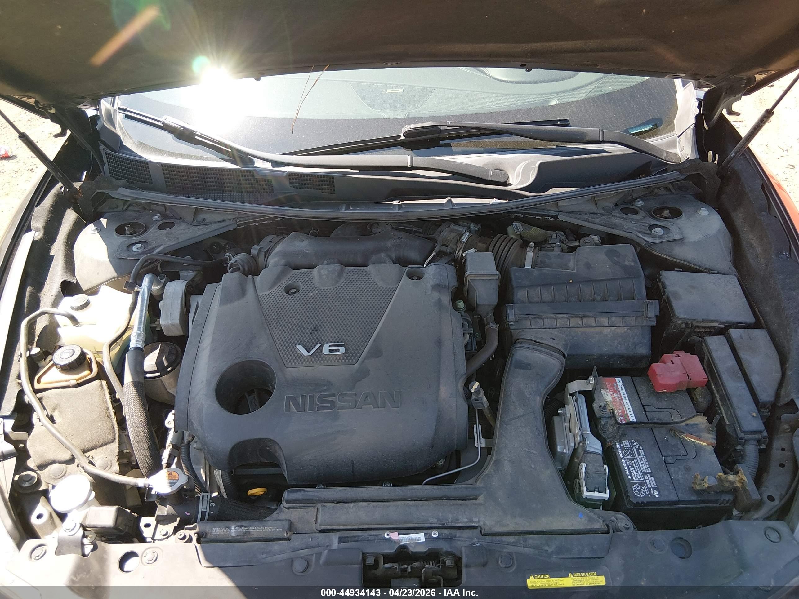 NISSAN MAXIMA image 10