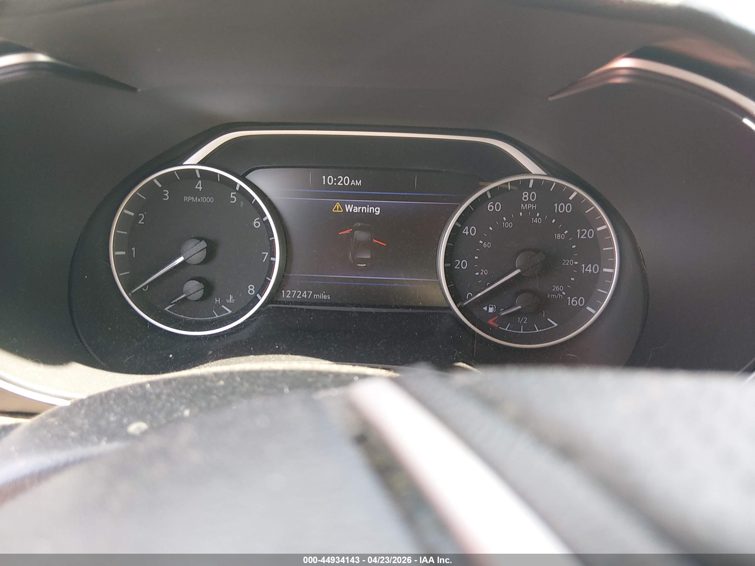 NISSAN MAXIMA image 7