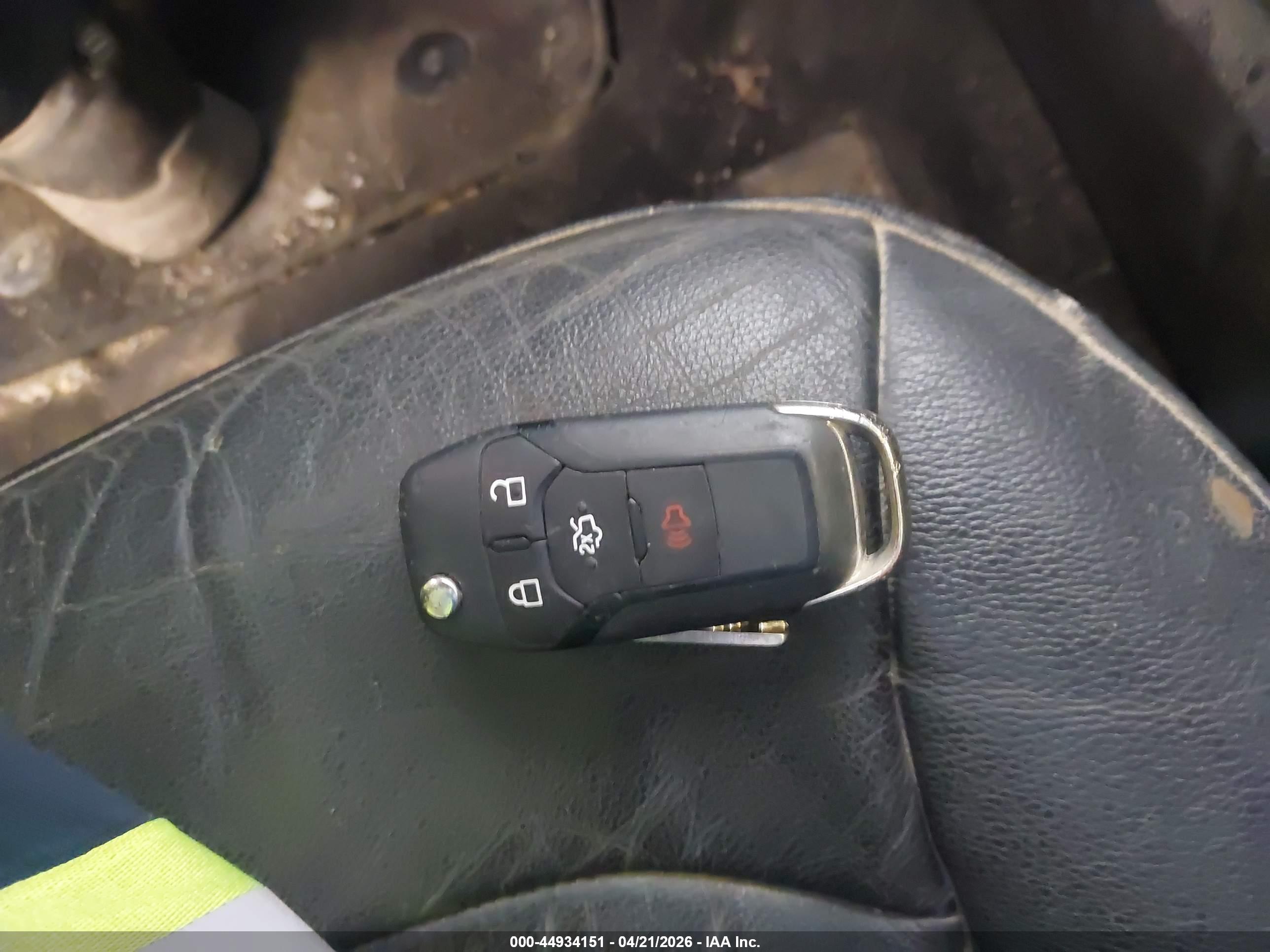 FORD FUSION image 11