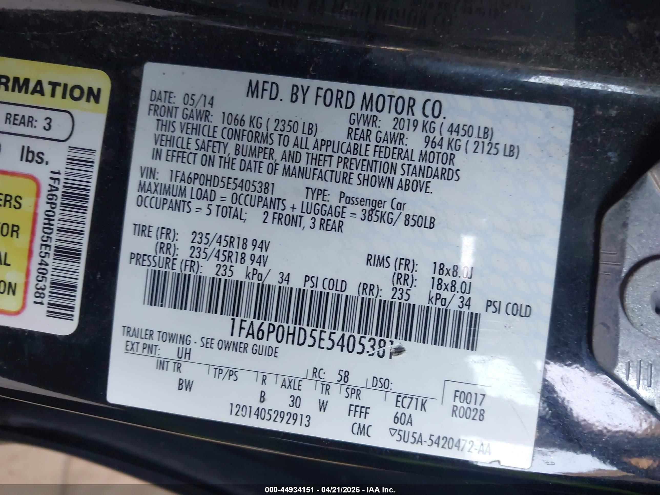 FORD FUSION image 9