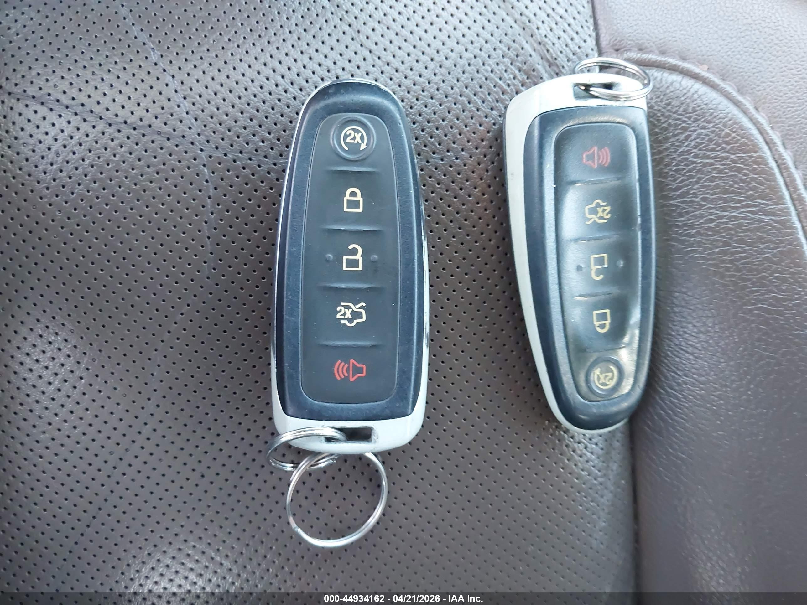 LINCOLN MKS image 11