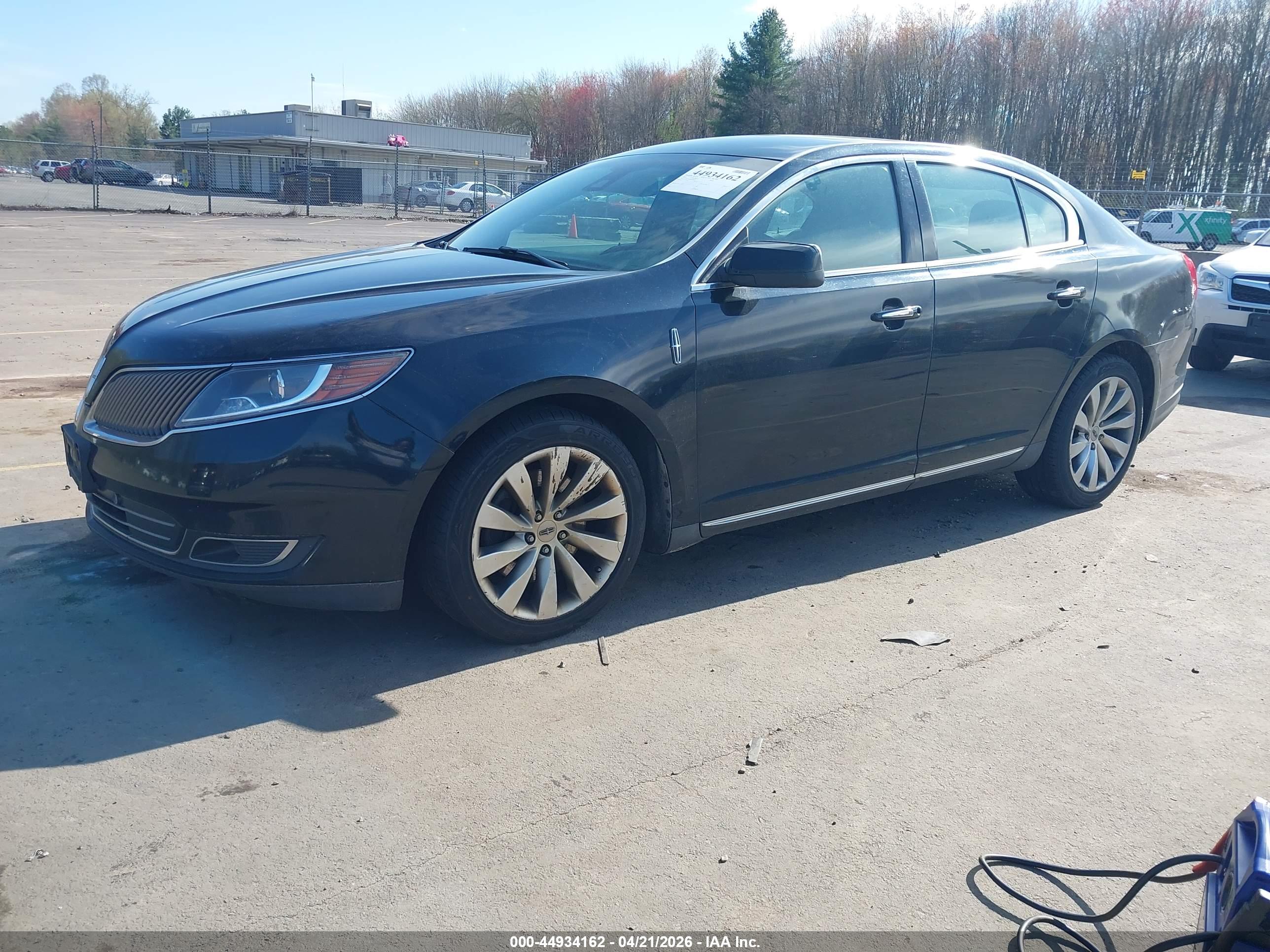 LINCOLN MKS image 2