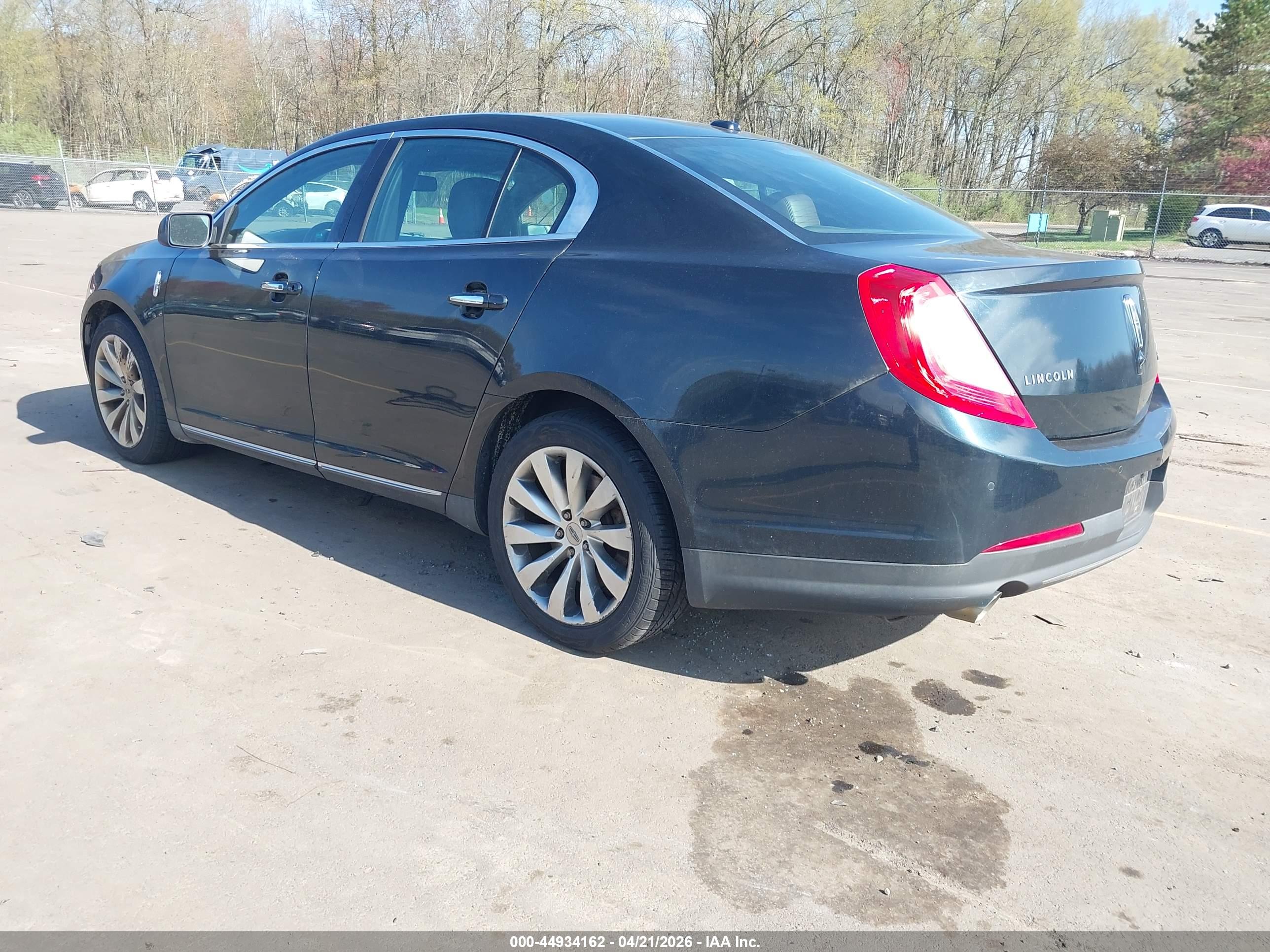 LINCOLN MKS image 3