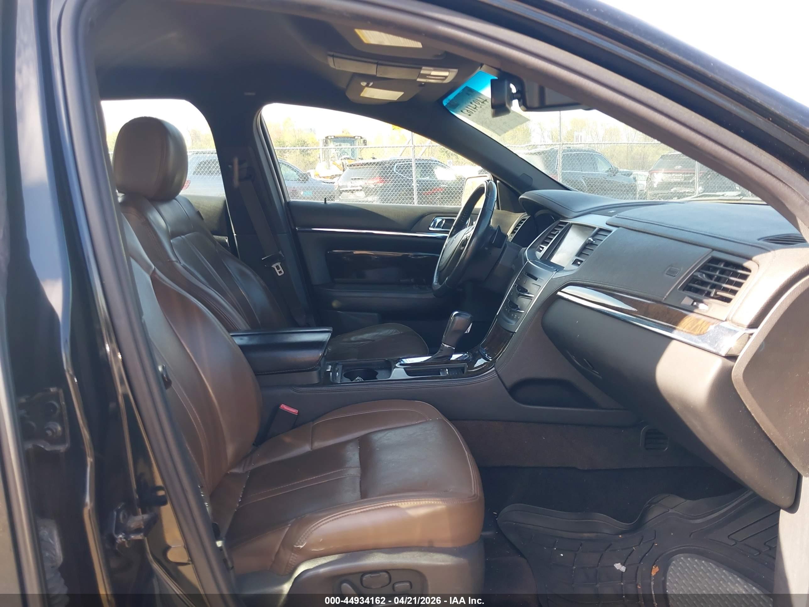 LINCOLN MKS image 5