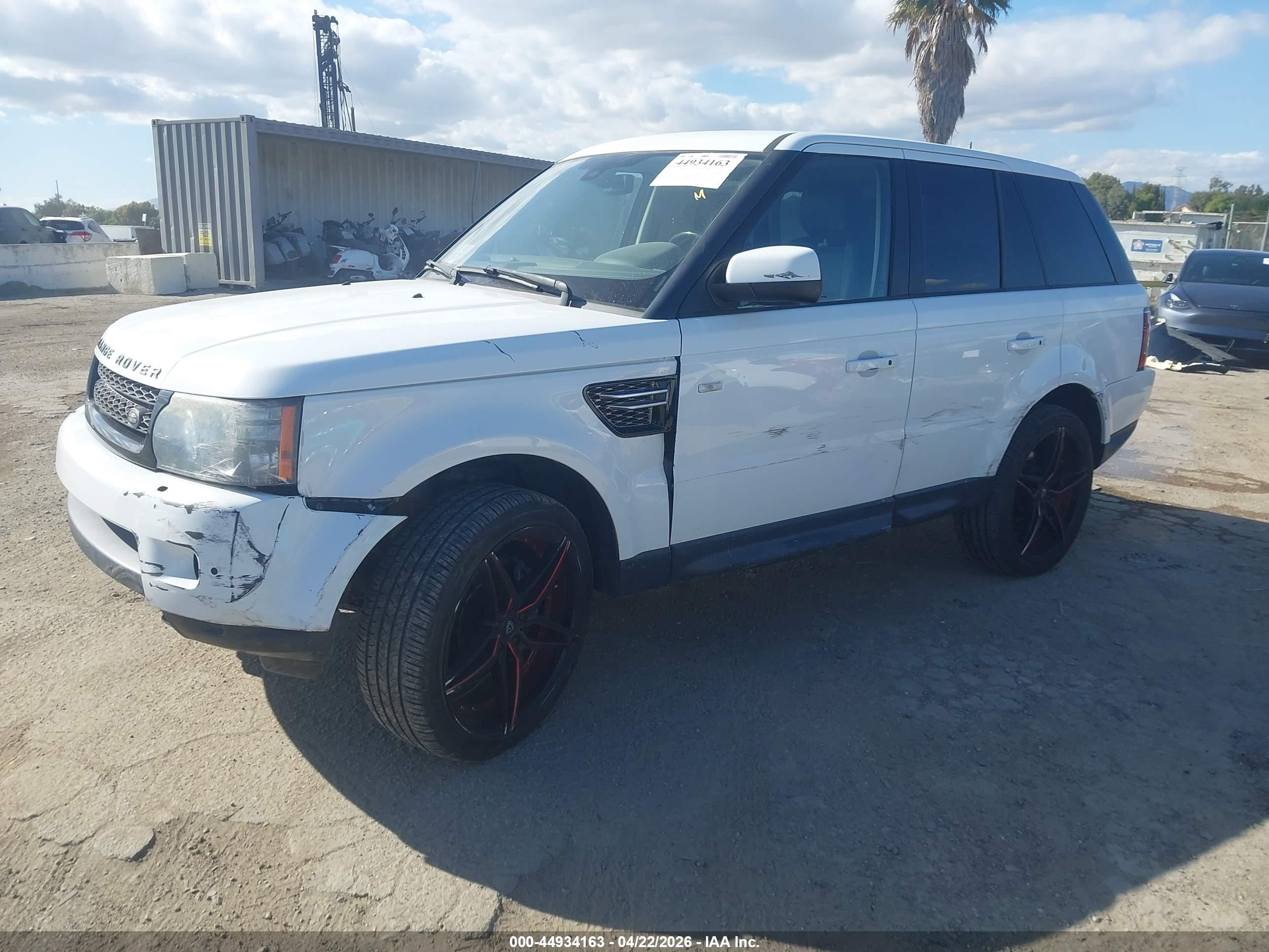 LAND ROVER image 2