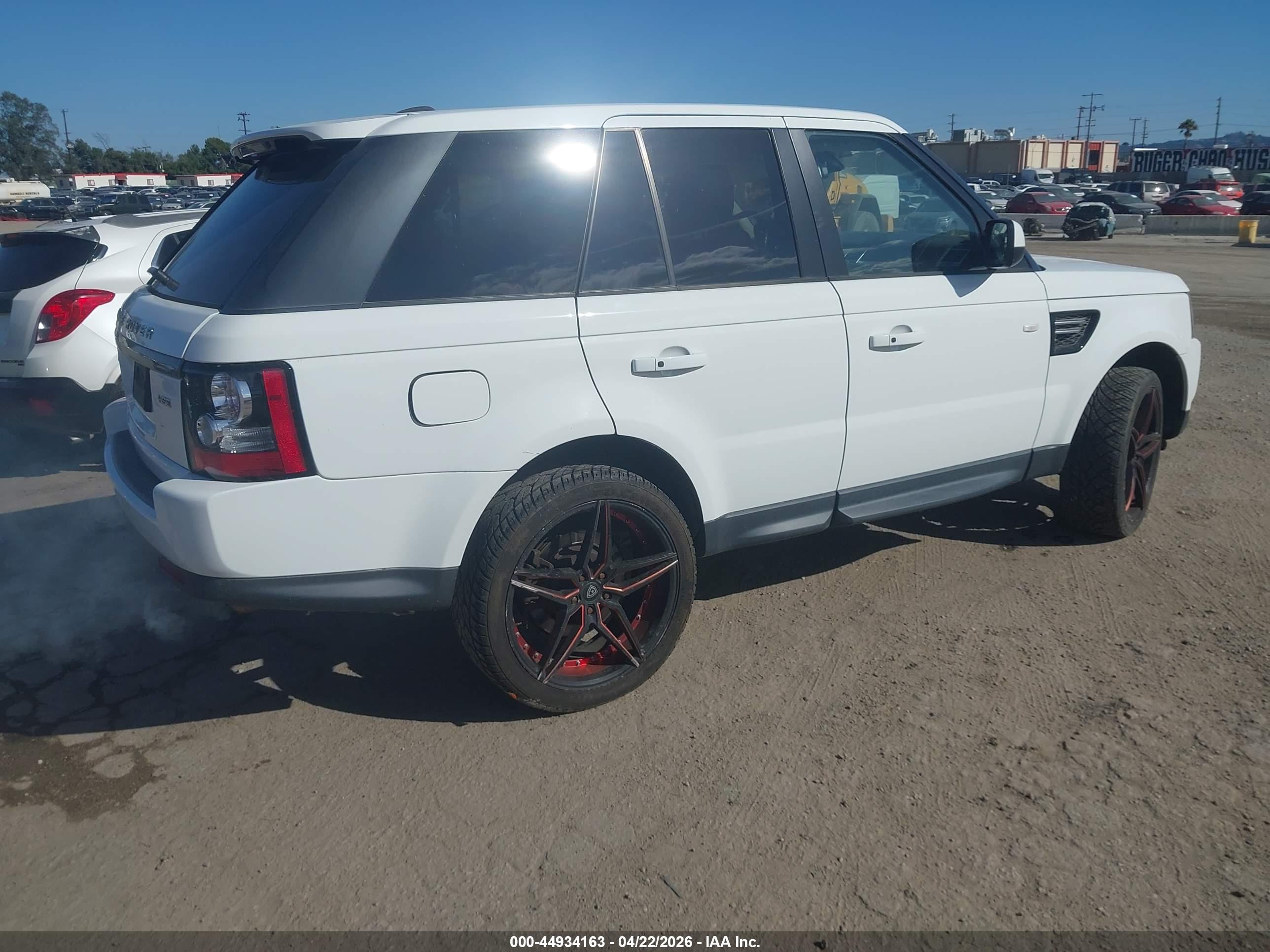 LAND ROVER image 4