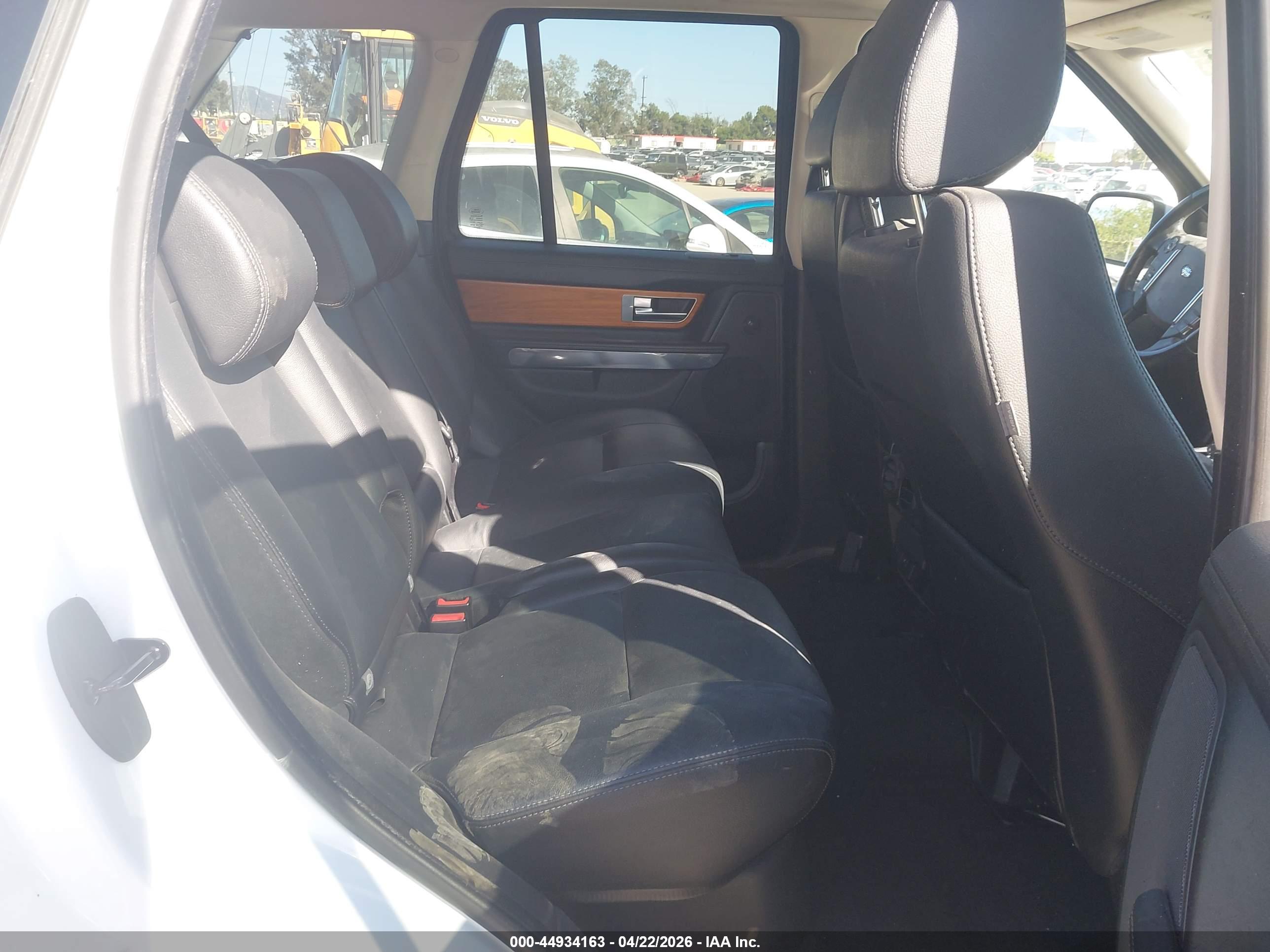LAND ROVER image 8