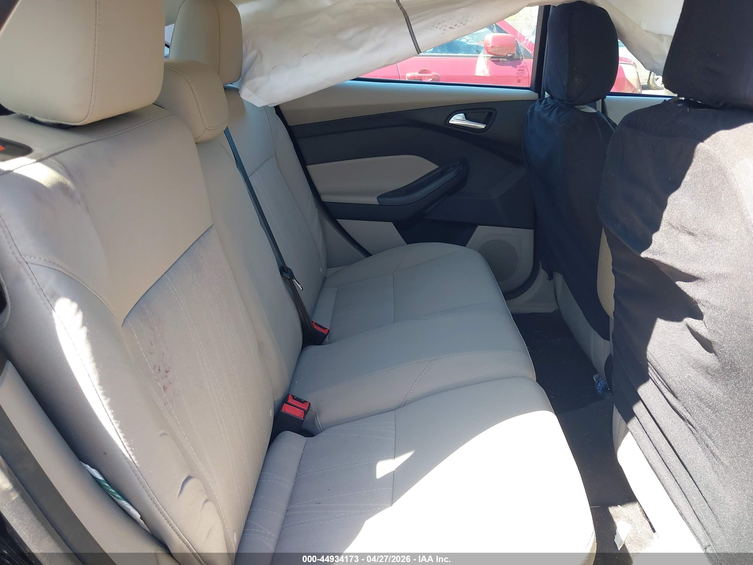 FORD FOCUS image 8