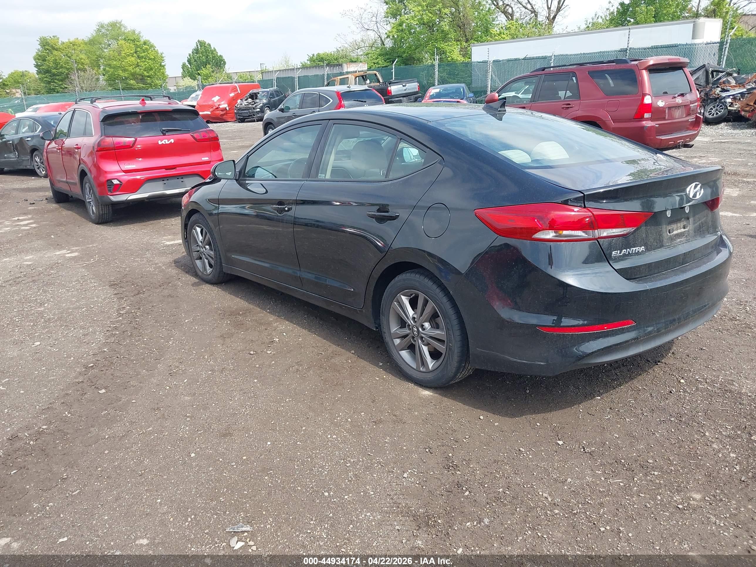 HYUNDAI ELANTRA image 3