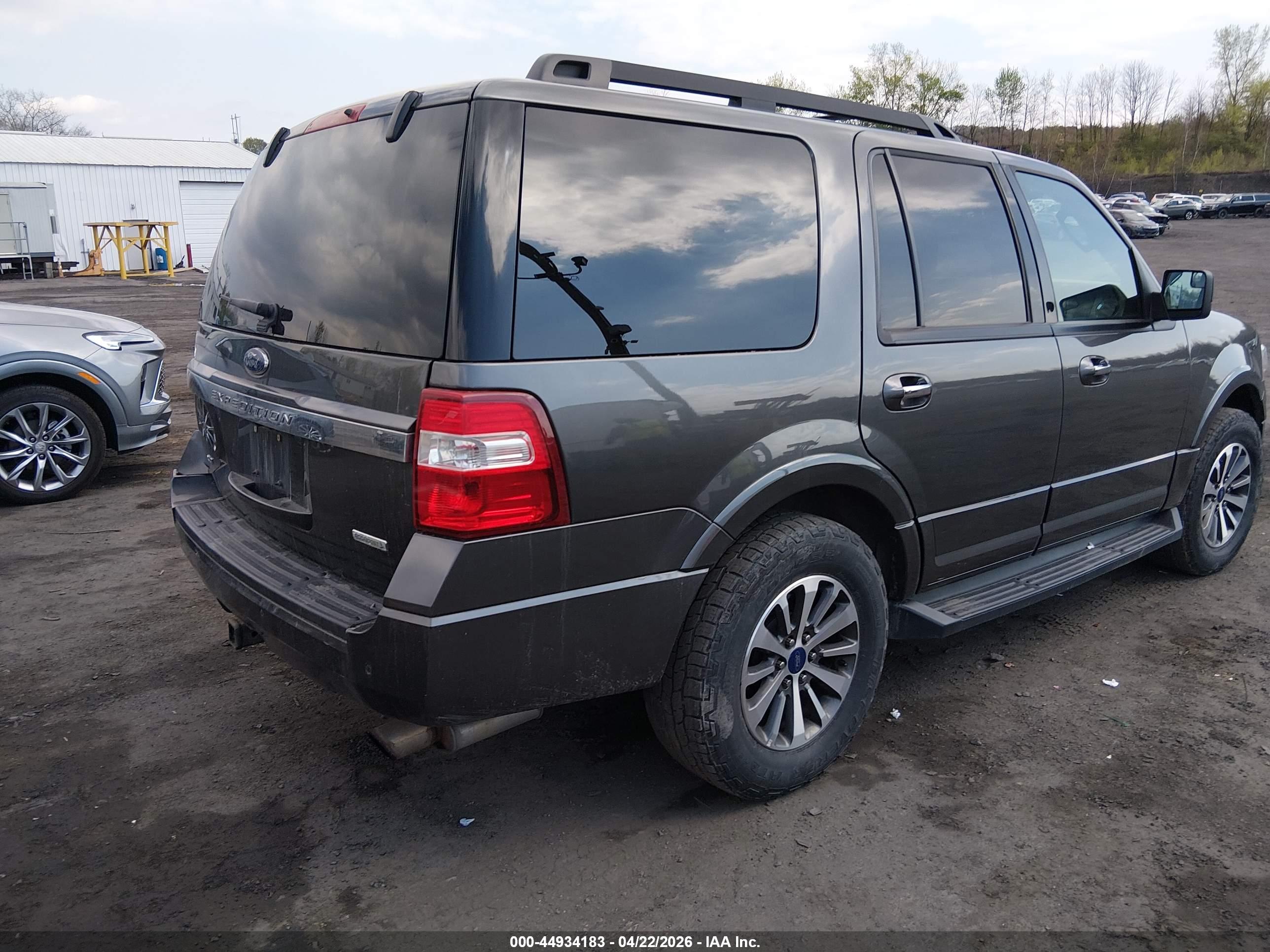 FORD EXPEDITION image 4