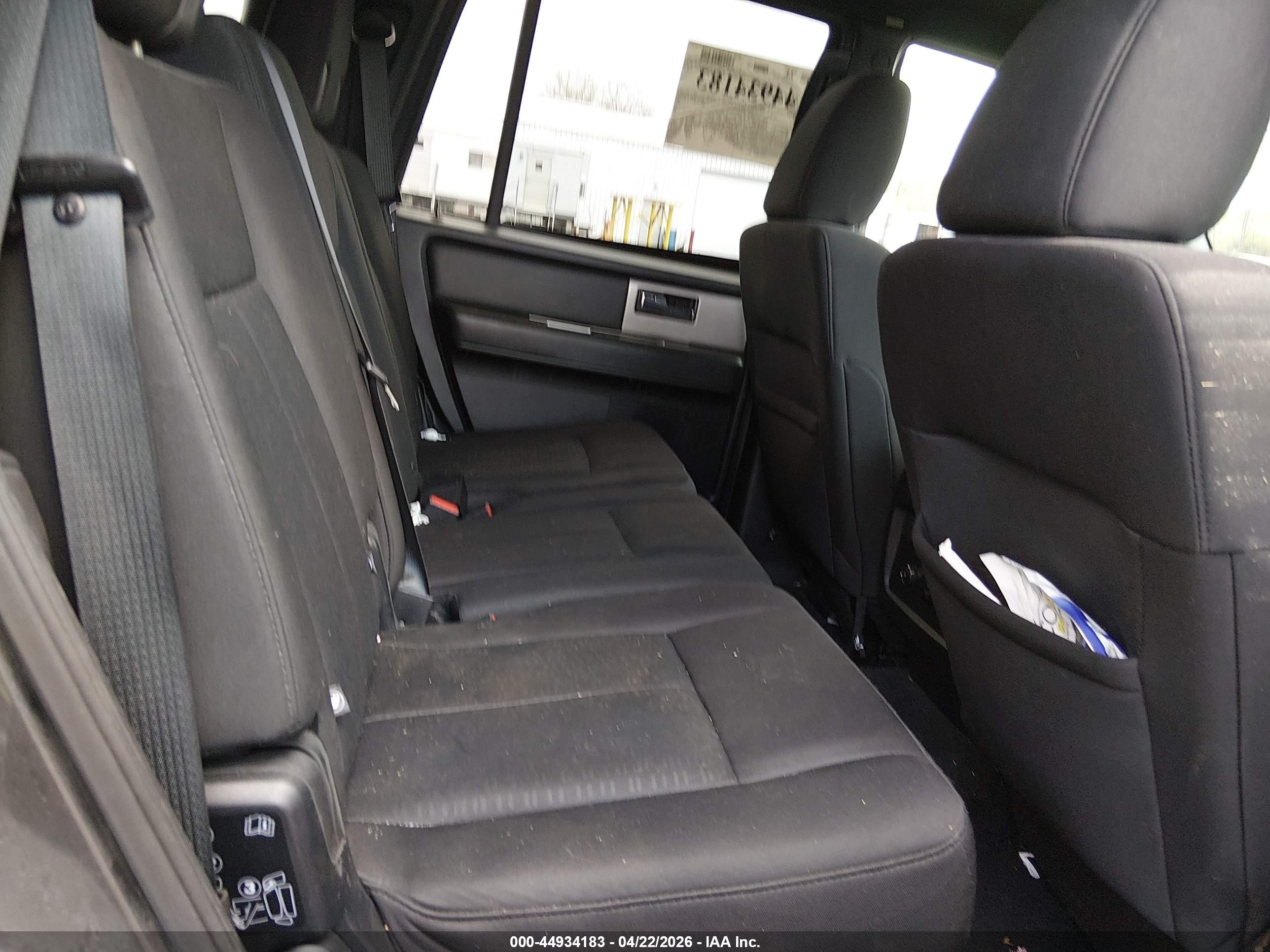 FORD EXPEDITION image 8