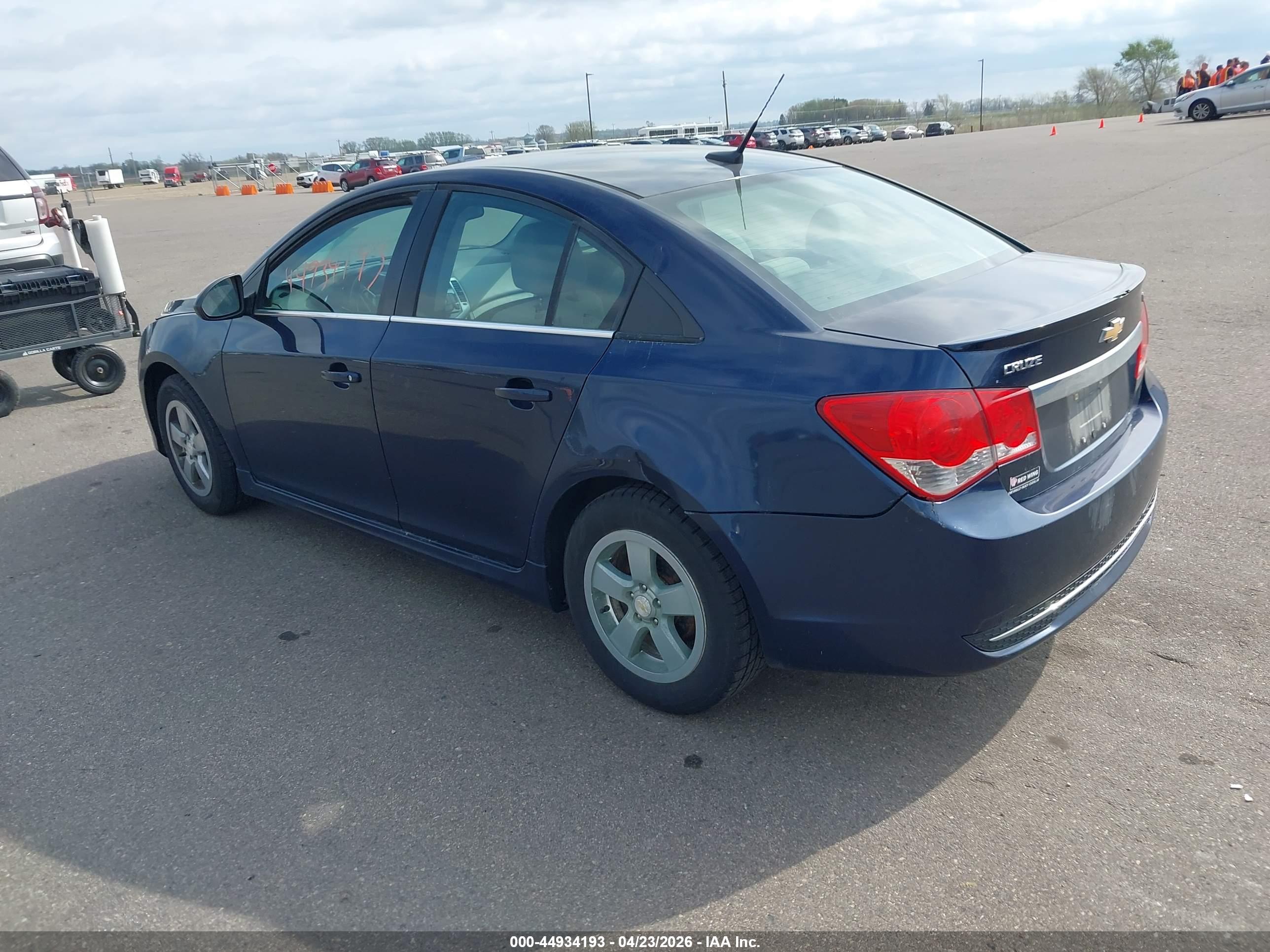 CHEVROLET CRUZE image 3