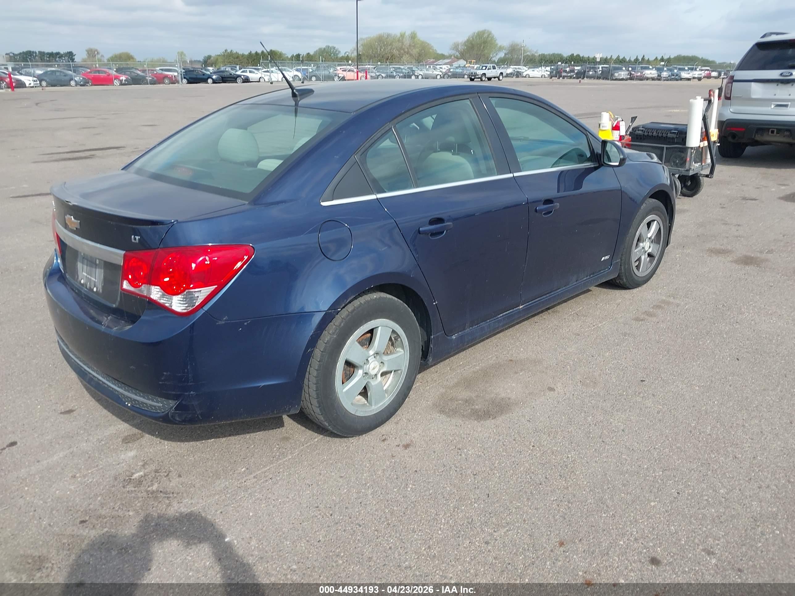 CHEVROLET CRUZE image 4