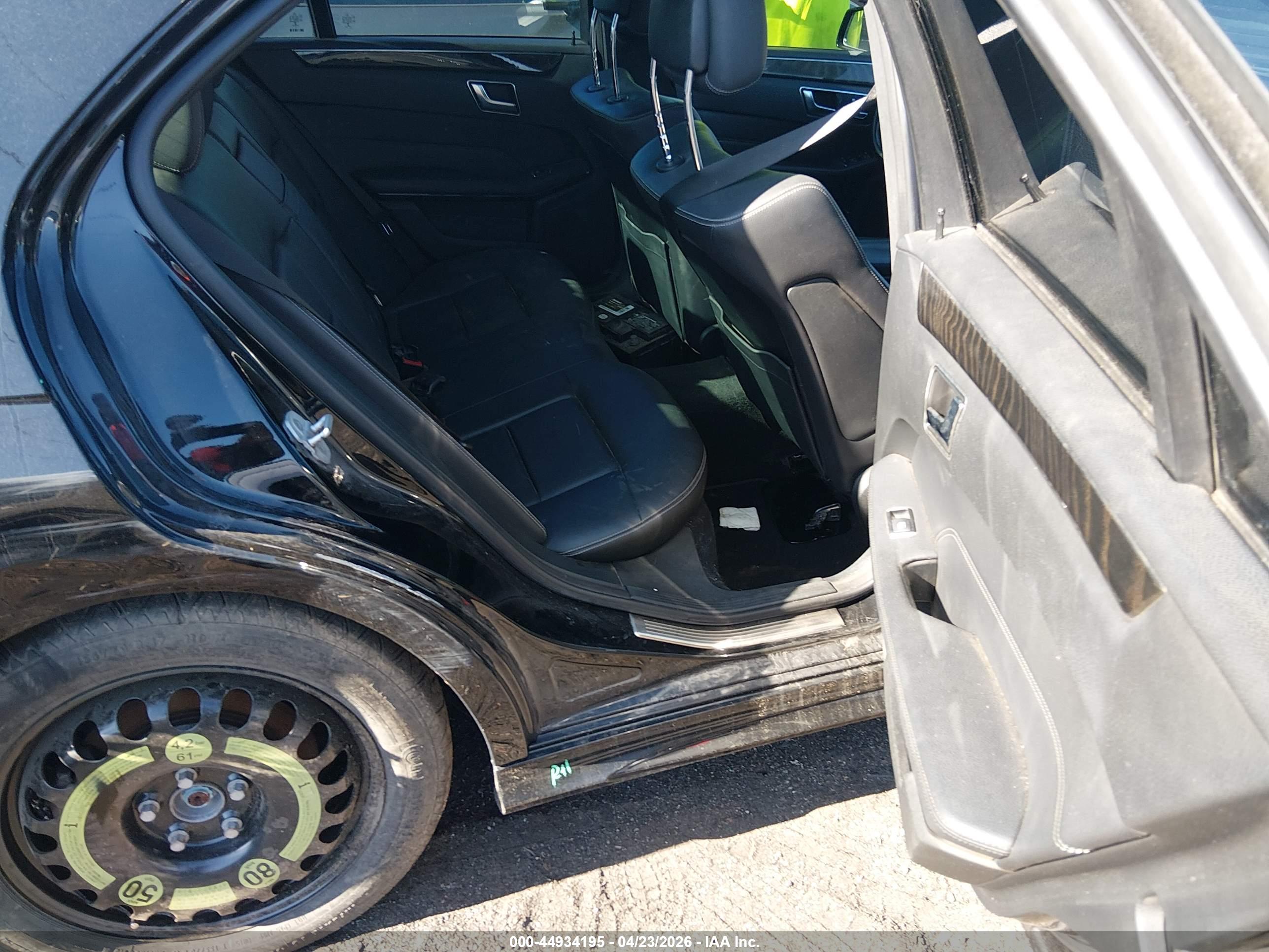 MERCEDES-BENZ E image 8