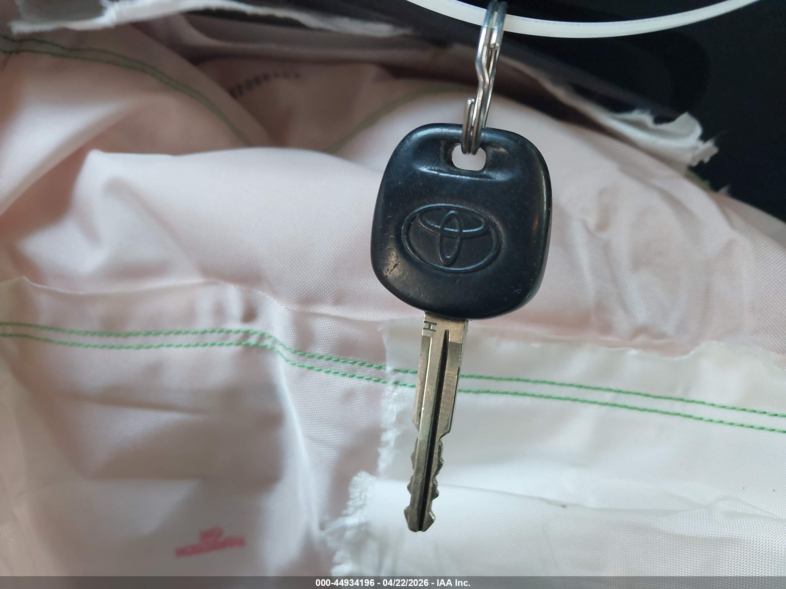 TOYOTA SIENNA image 11