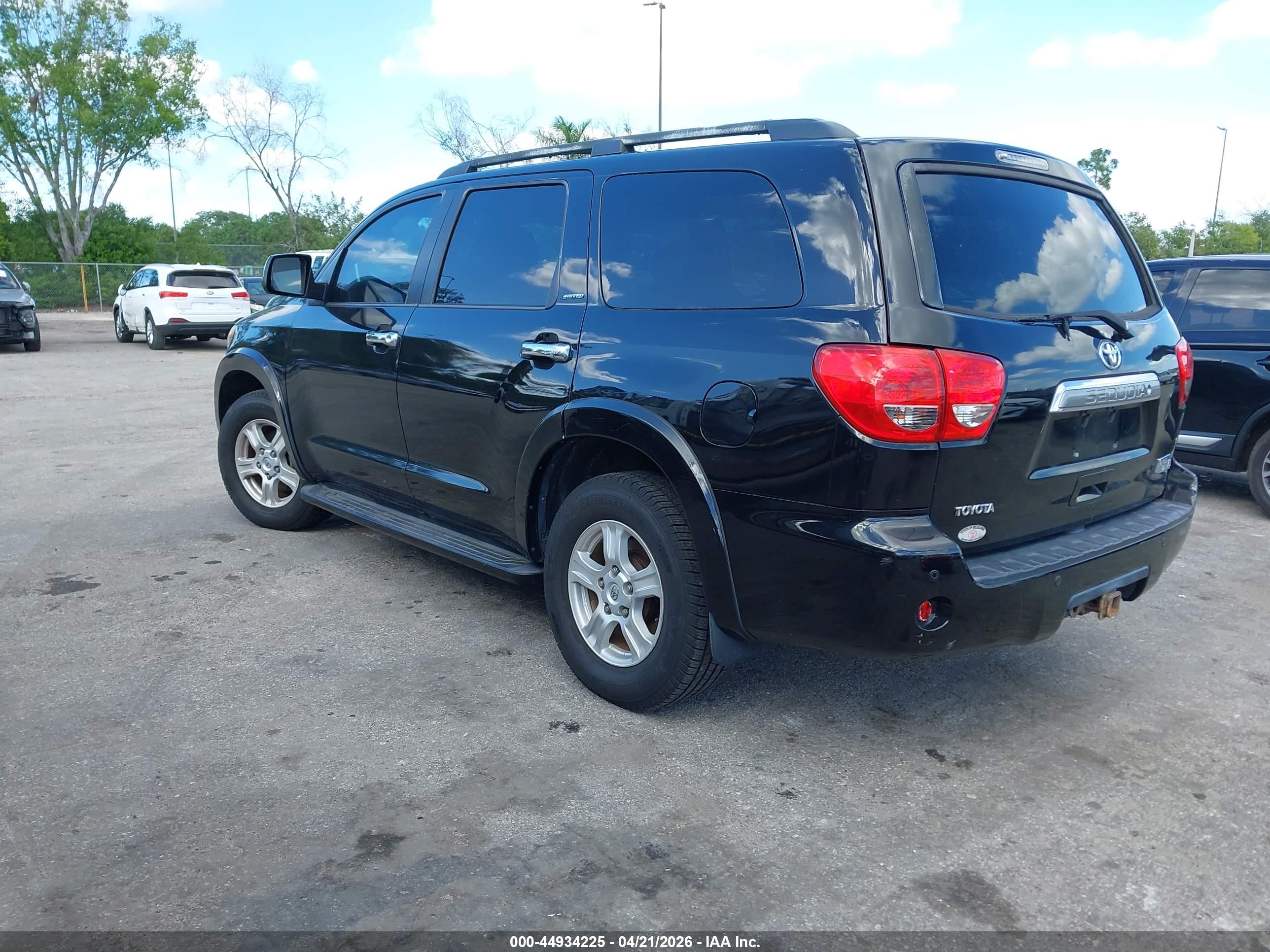 TOYOTA SEQUOIA image 3