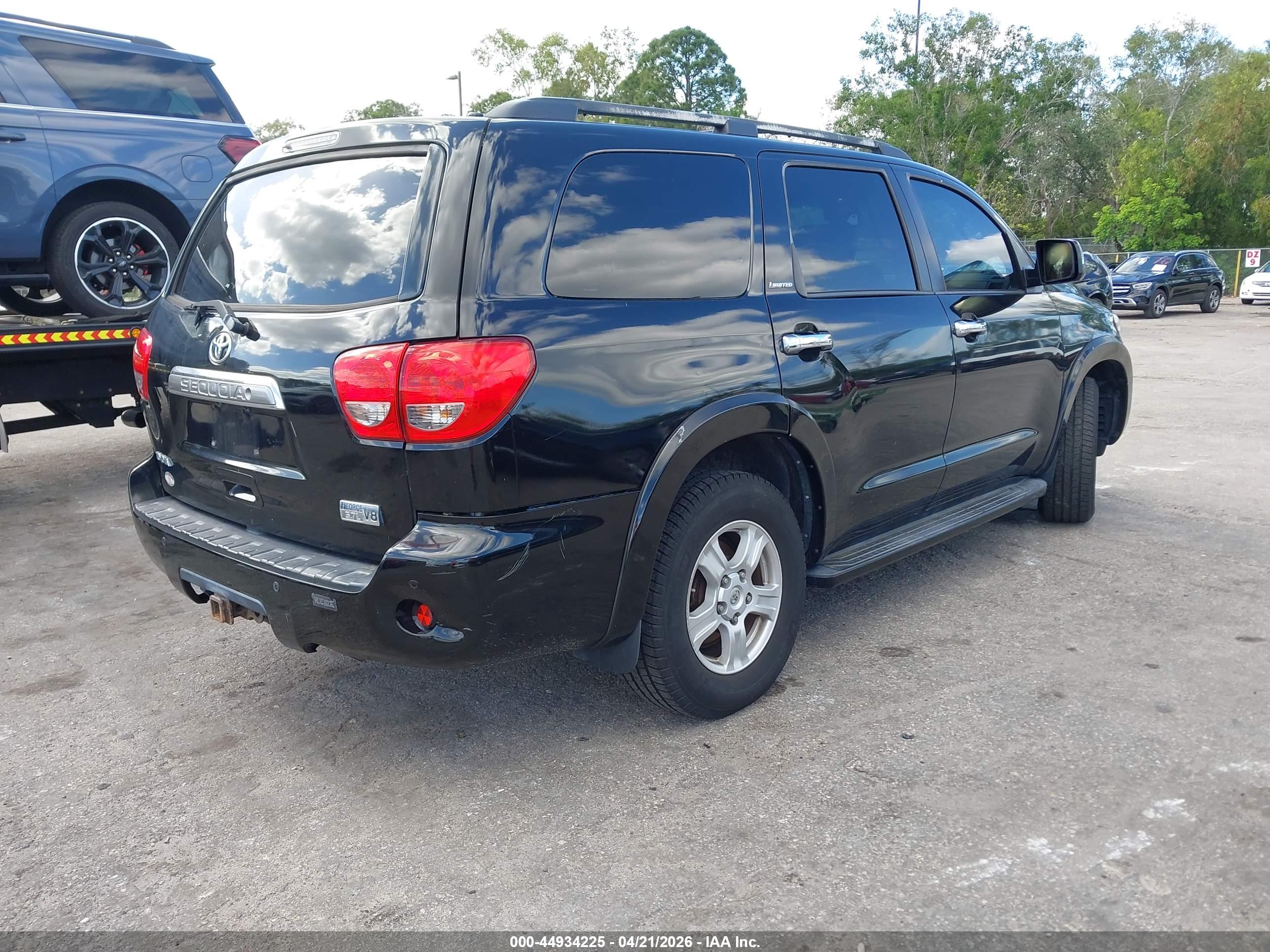TOYOTA SEQUOIA image 4