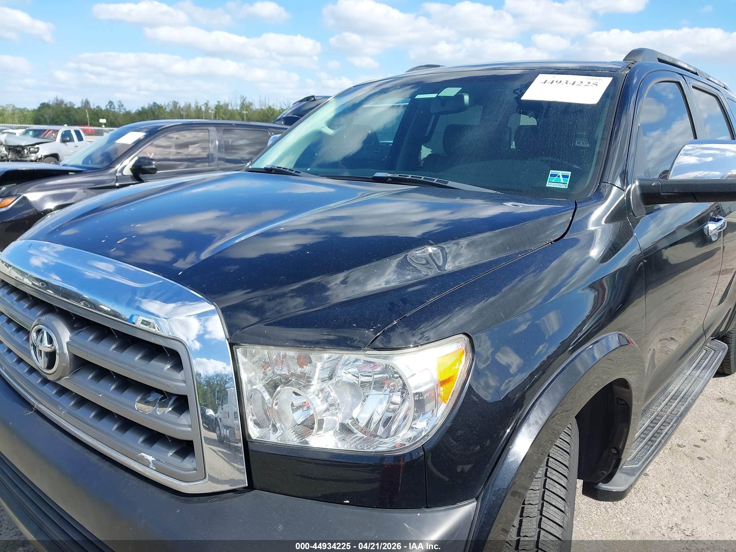 TOYOTA SEQUOIA image 6