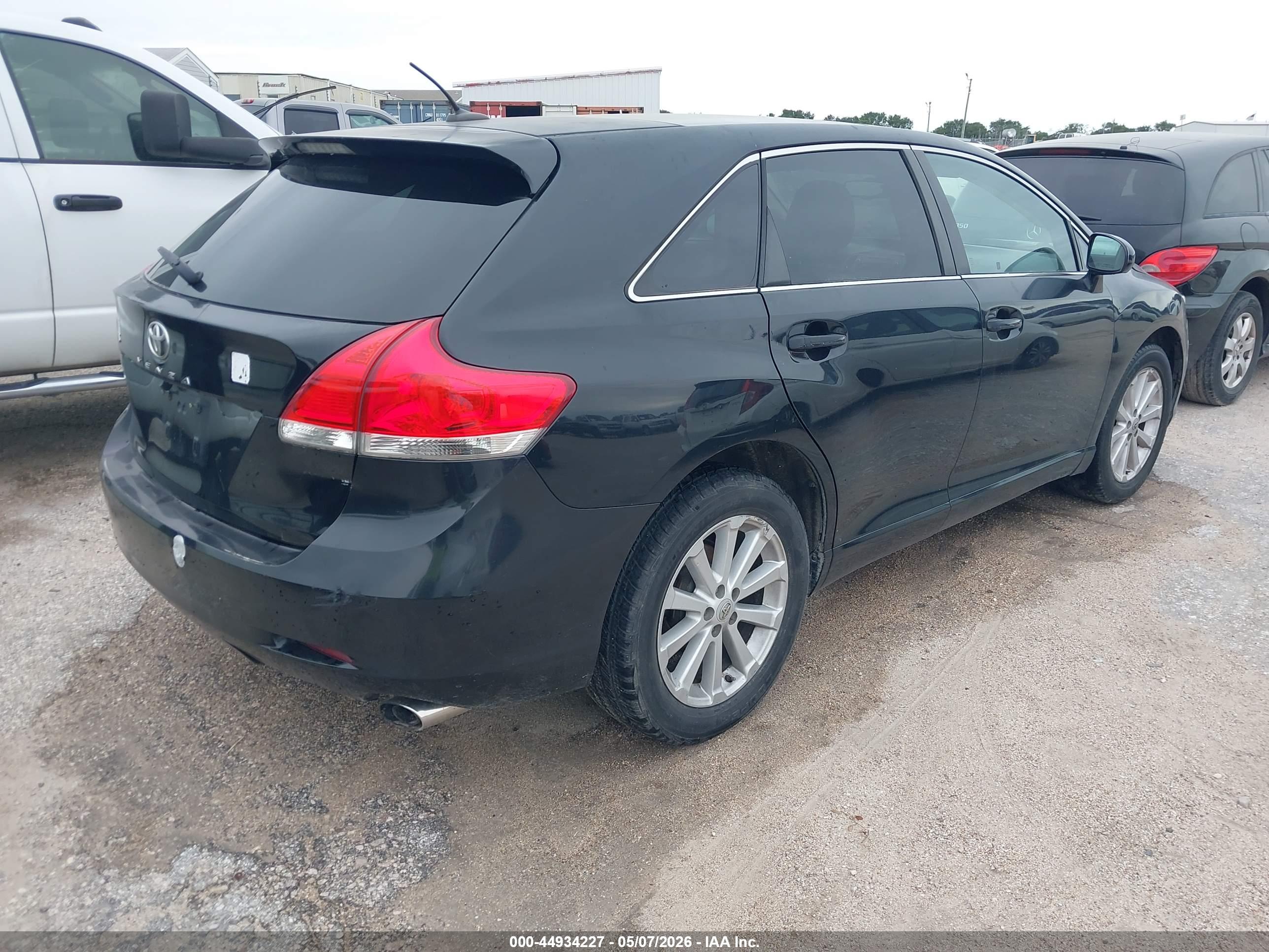 TOYOTA VENZA image 4