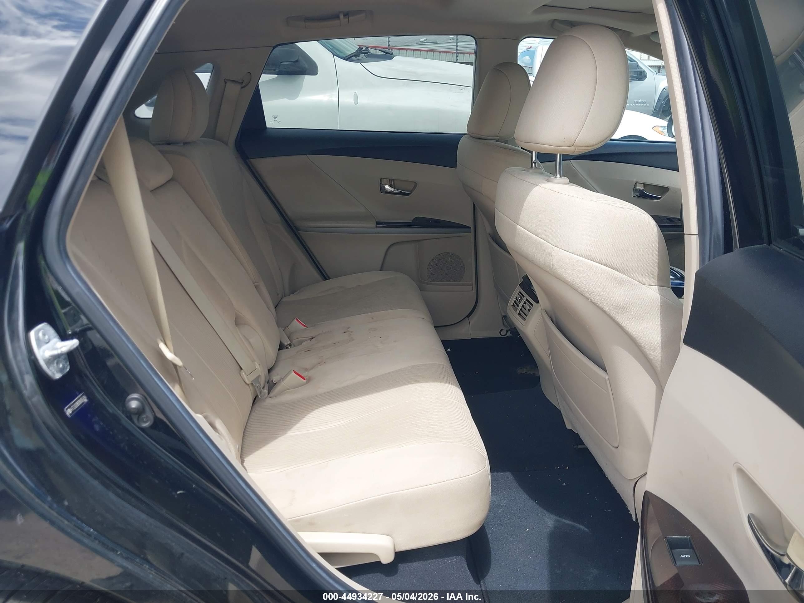 TOYOTA VENZA image 8