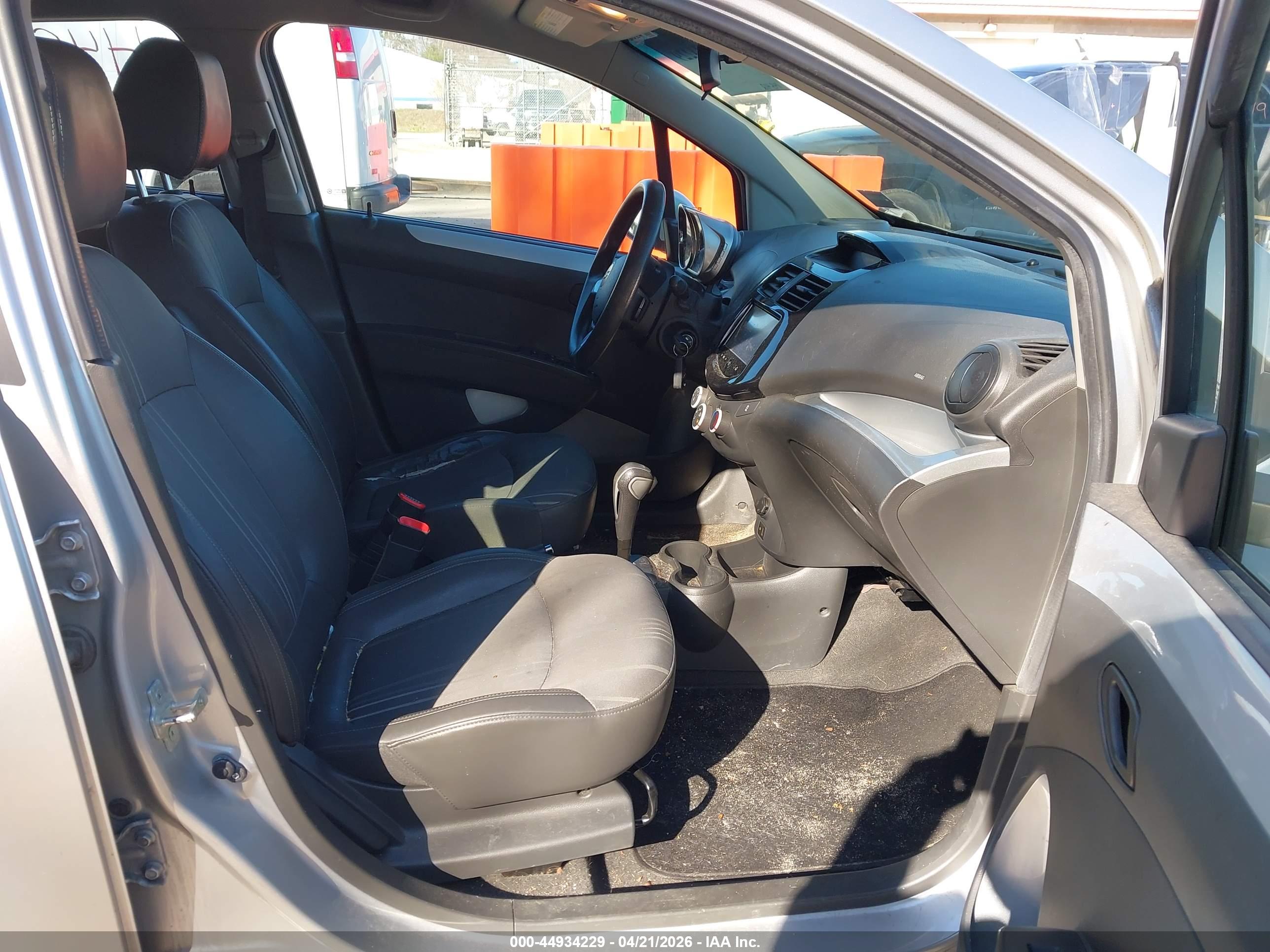 CHEVROLET SPARK image 5