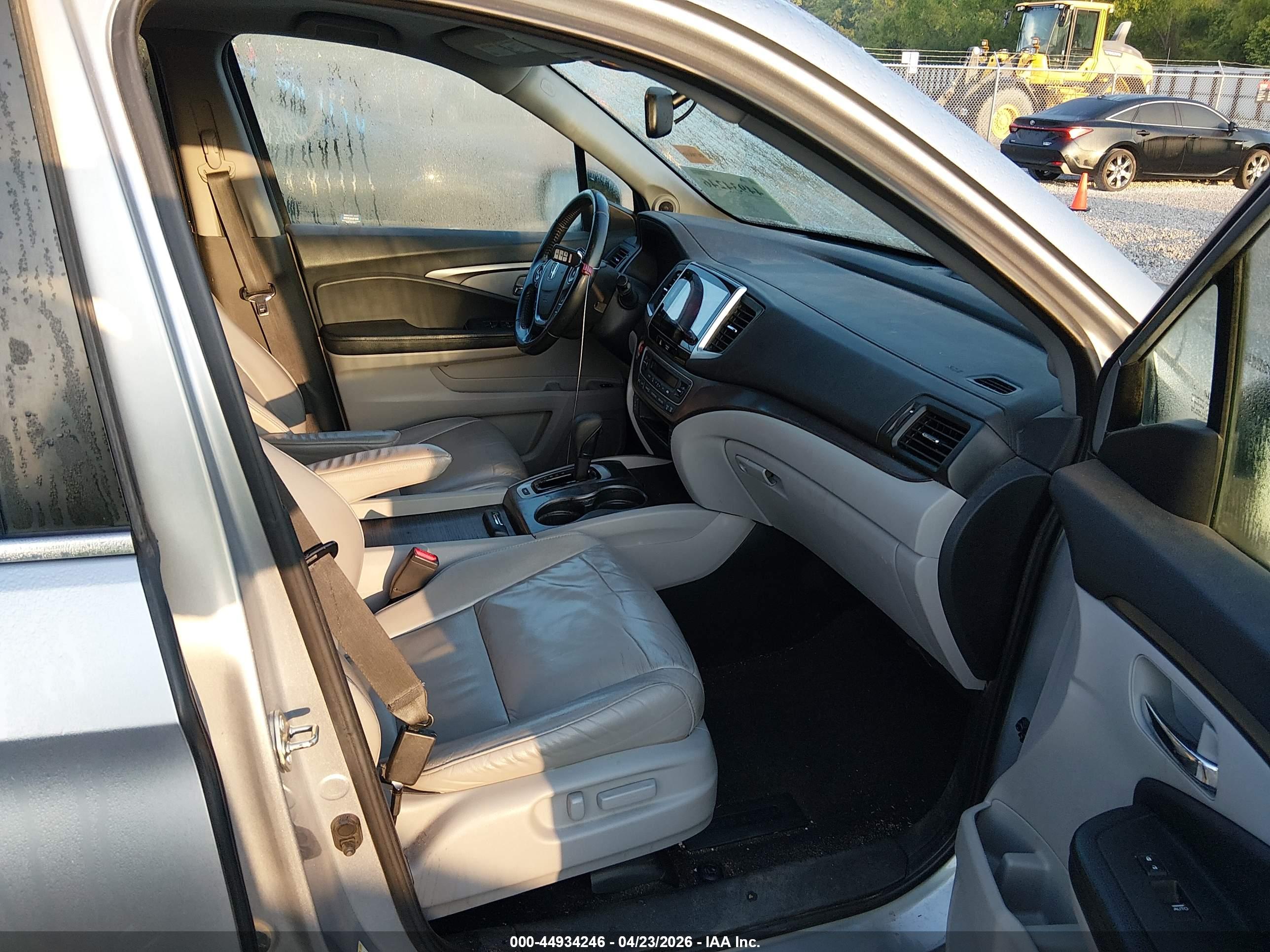 HONDA PILOT image 5