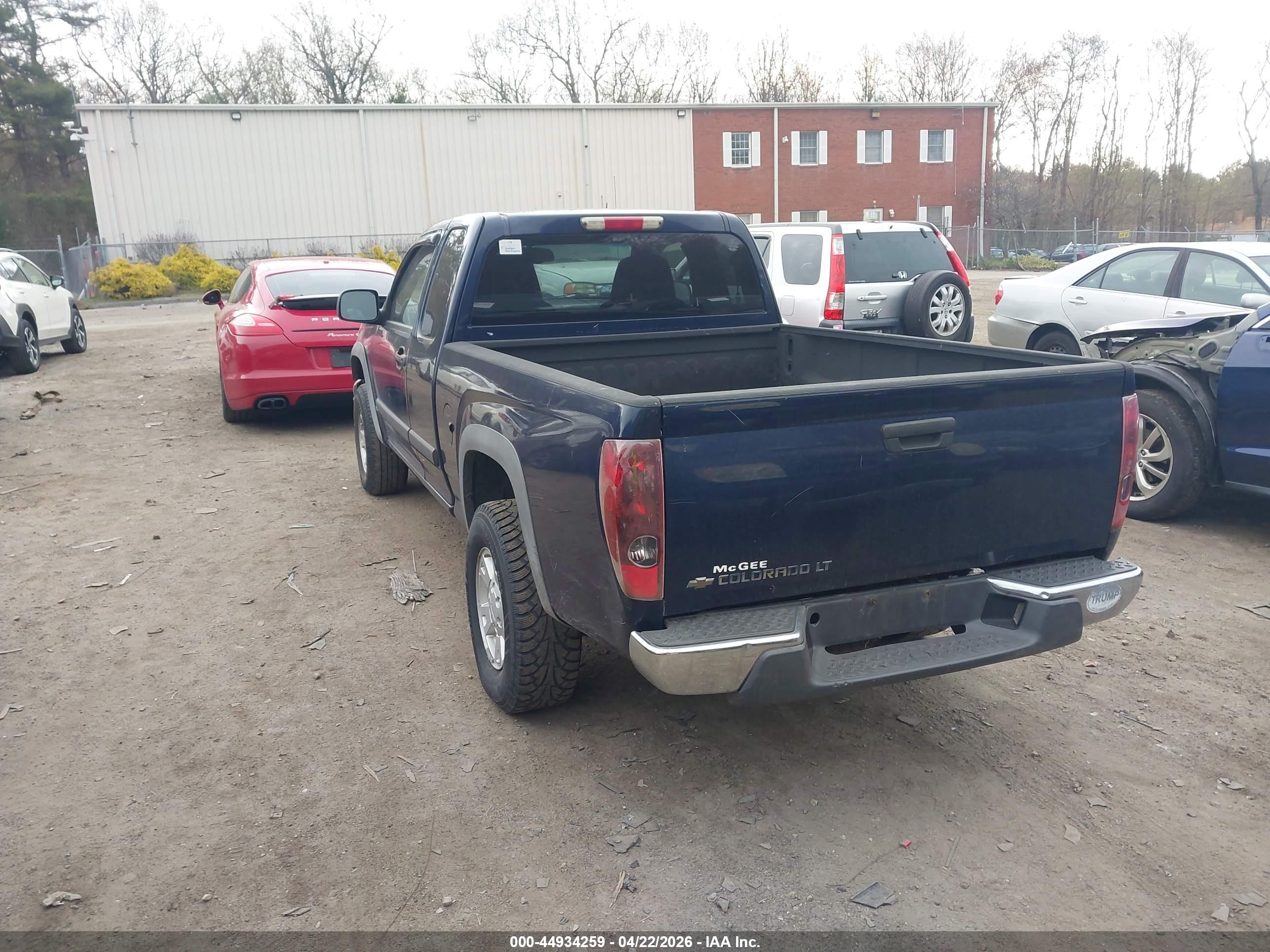CHEVROLET COLORADO image 3