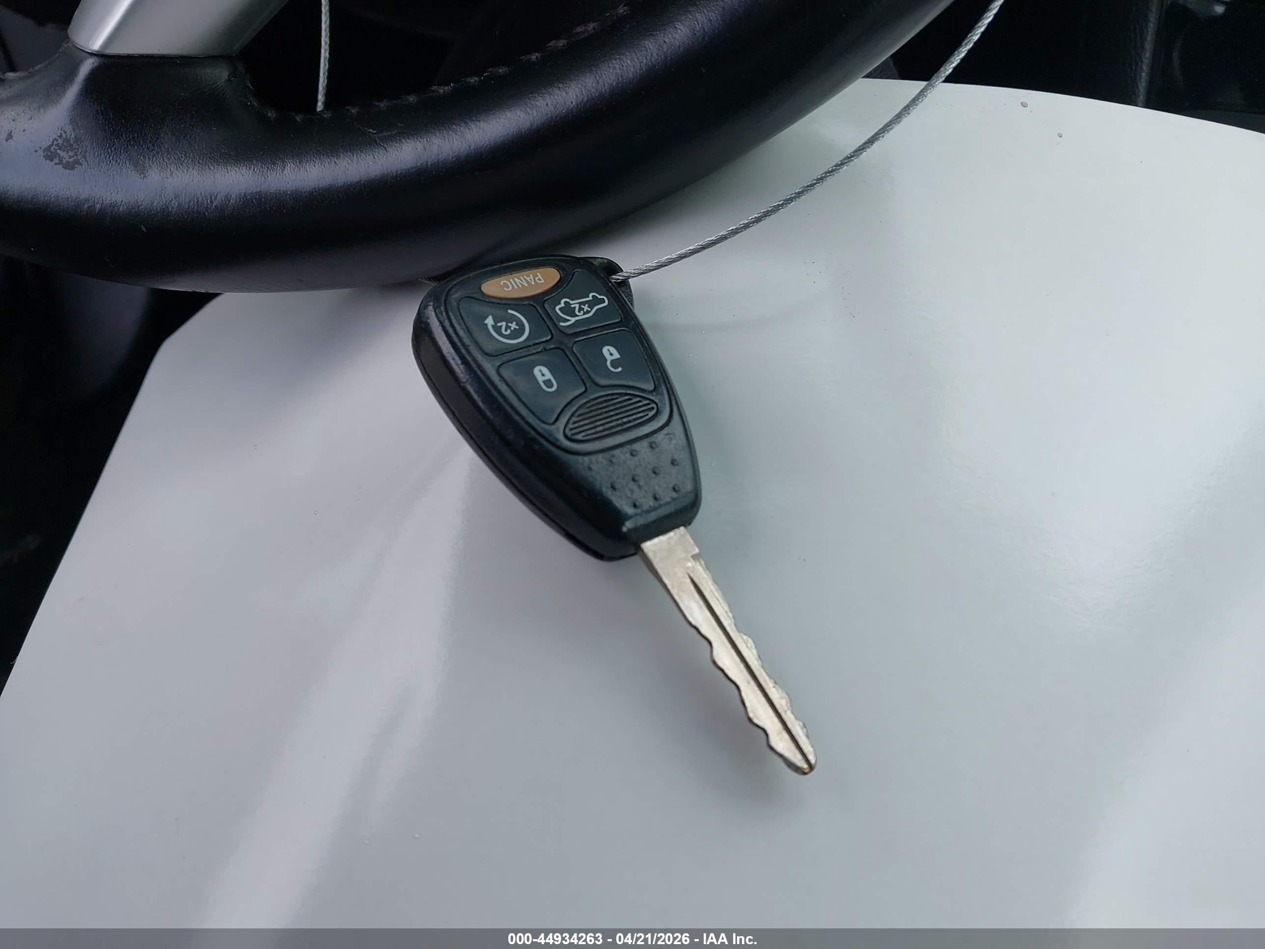 CHRYSLER 200 image 11