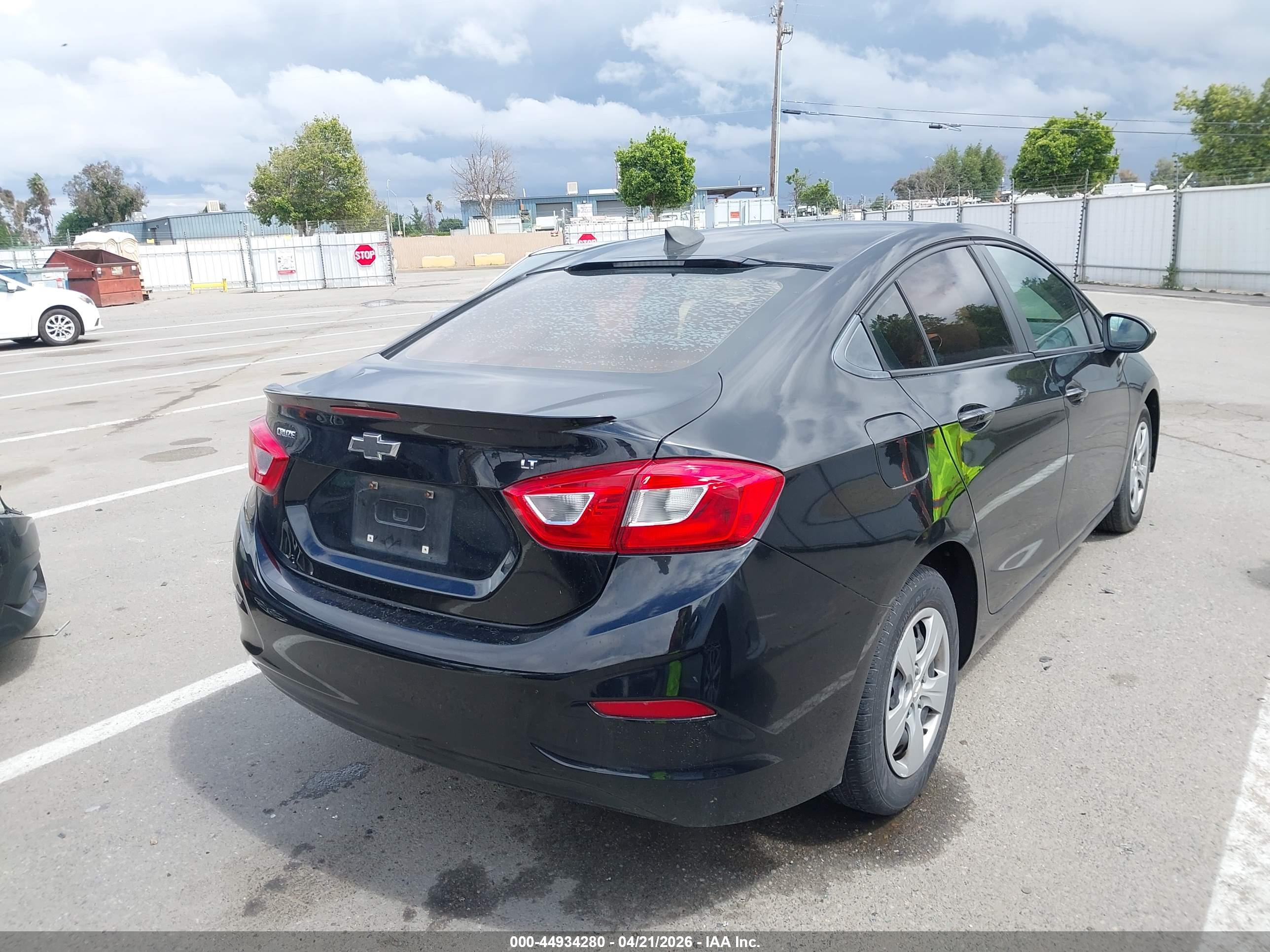 CHEVROLET CRUZE image 4
