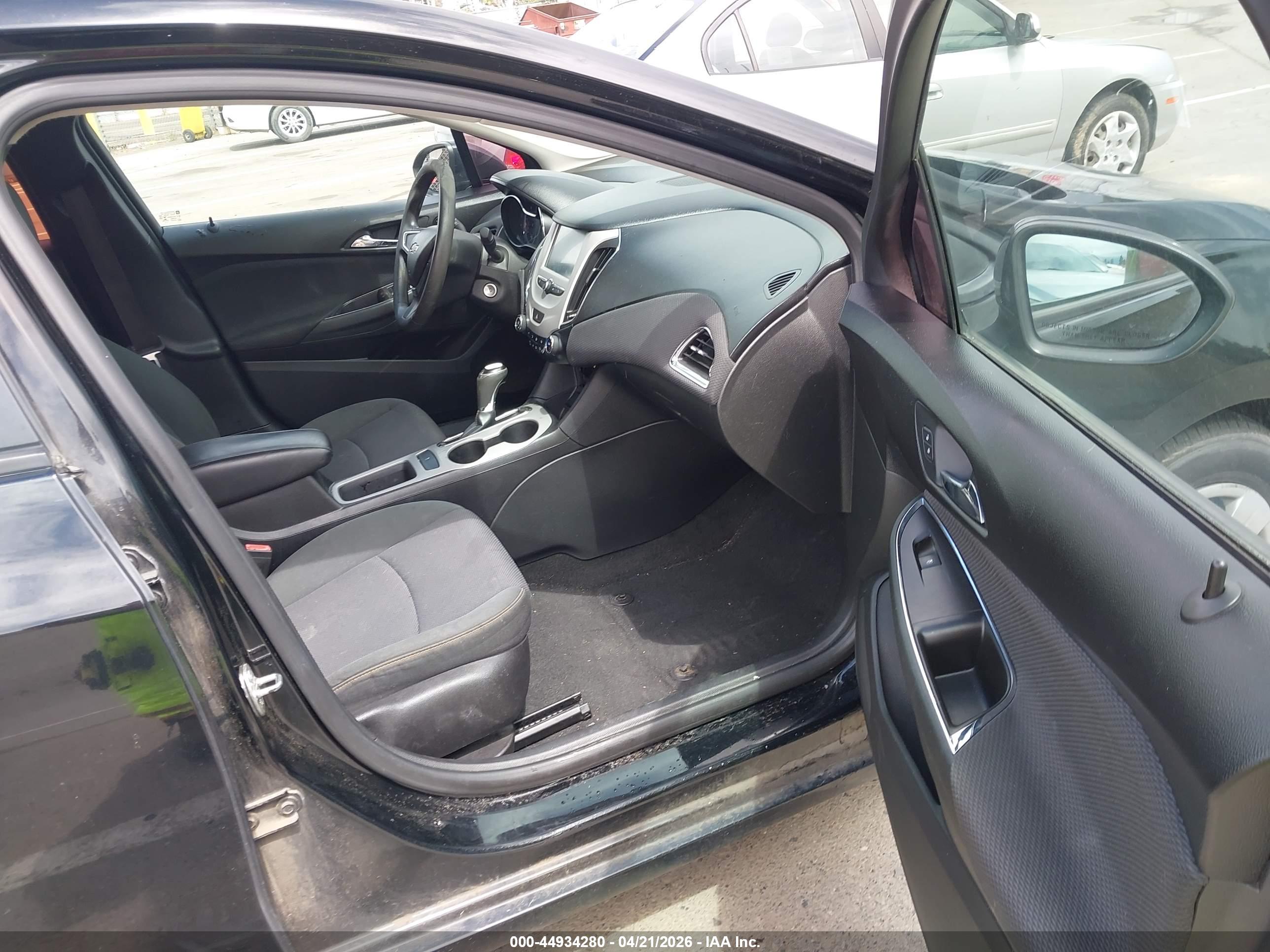 CHEVROLET CRUZE image 5