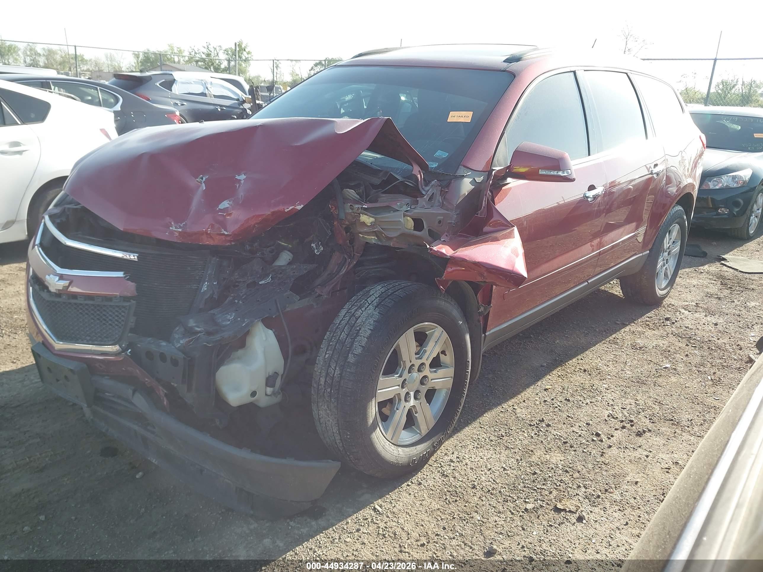 CHEVROLET TRAVERSE image 2