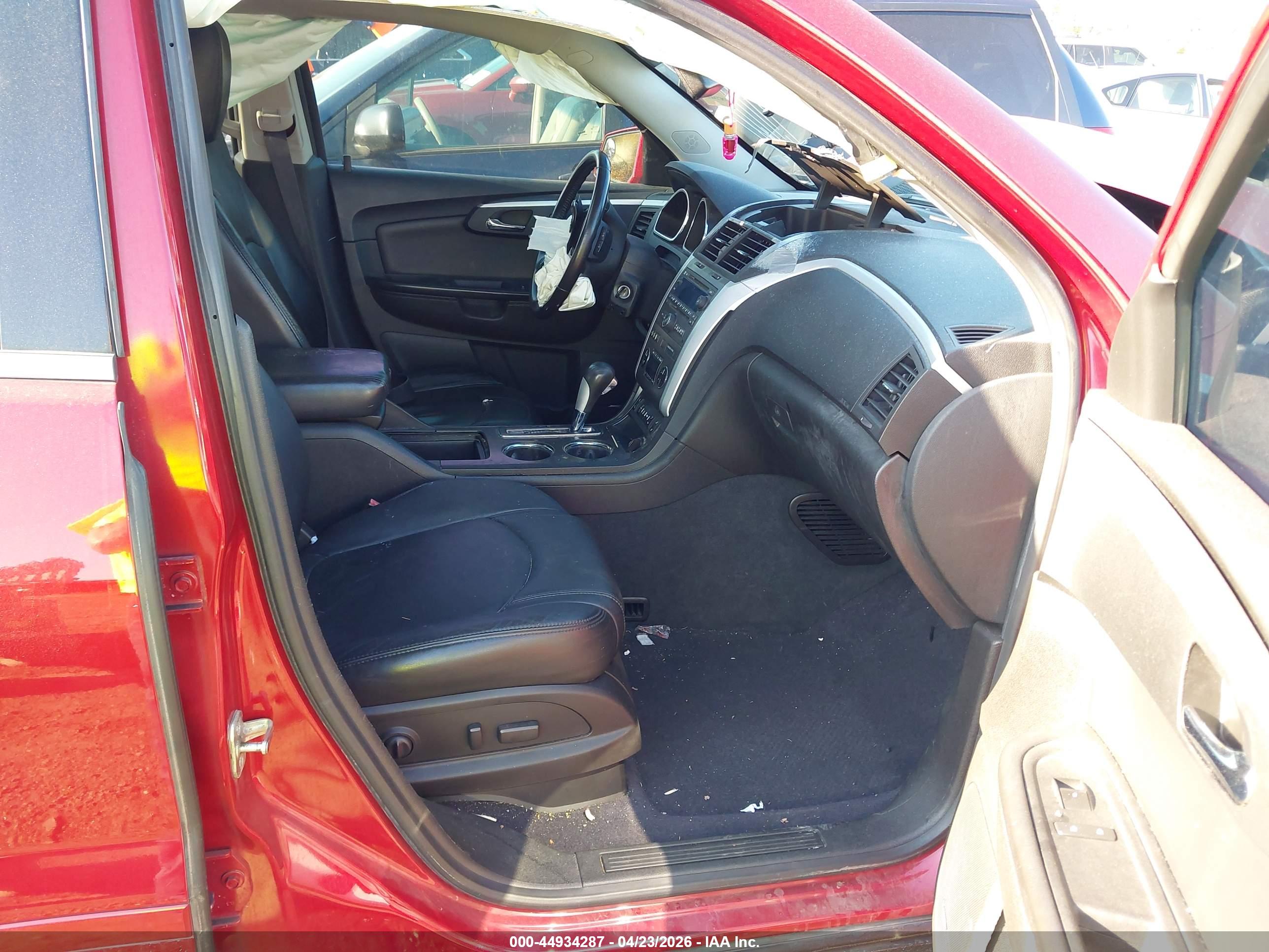 CHEVROLET TRAVERSE image 5