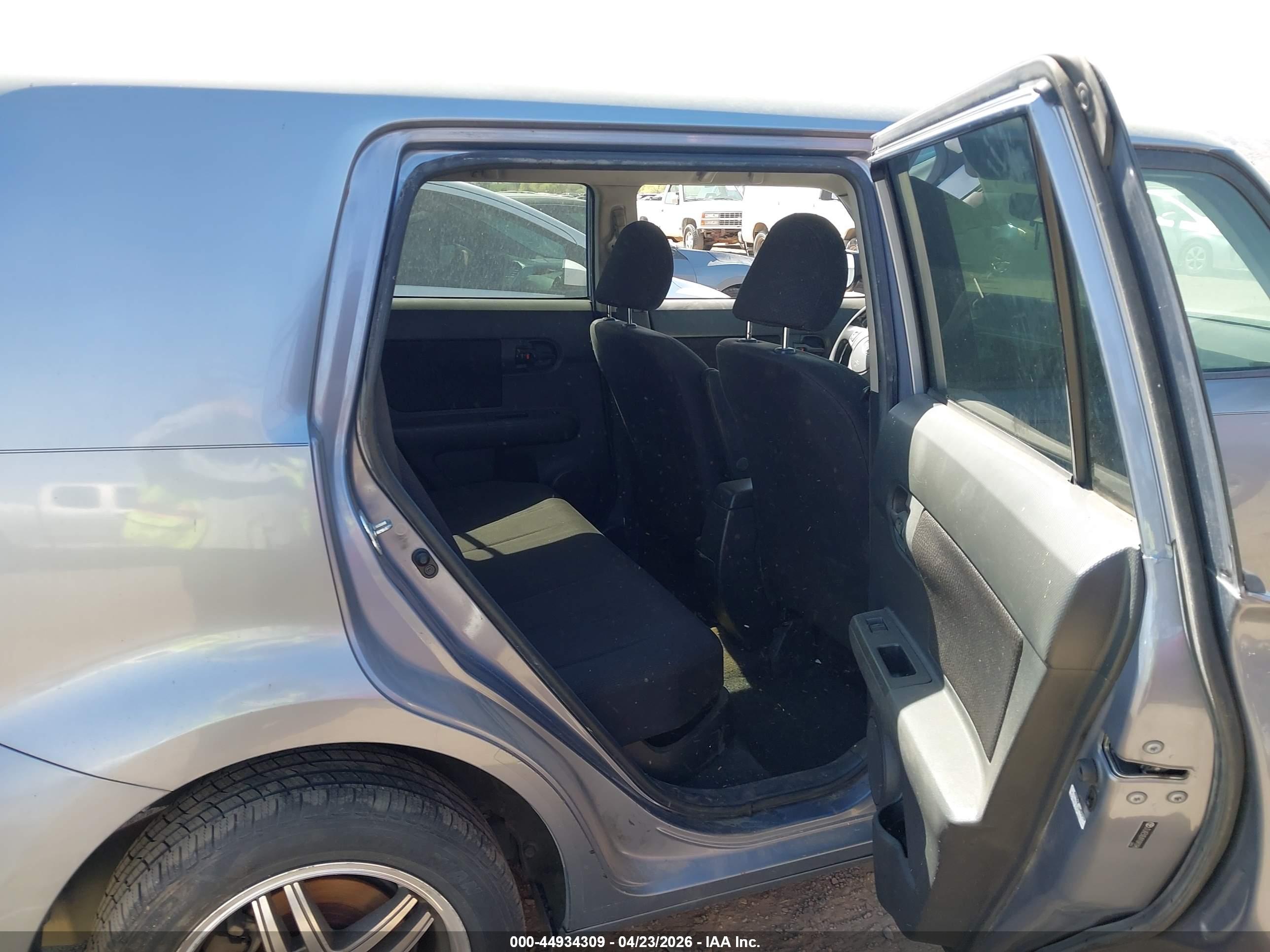 SCION XB image 8