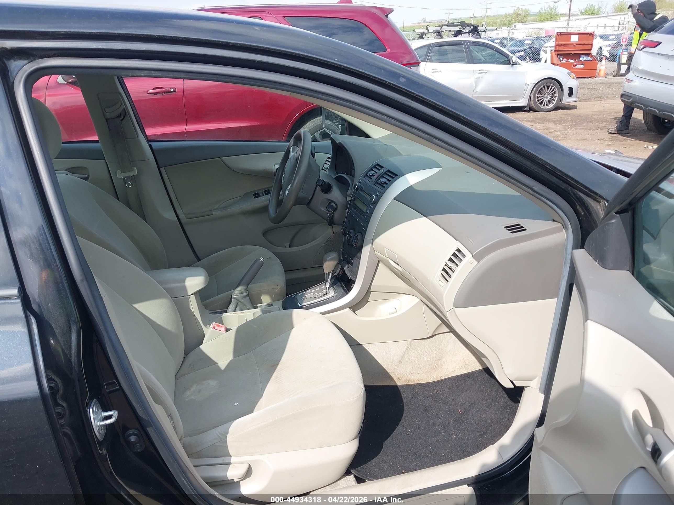 TOYOTA COROLLA image 5