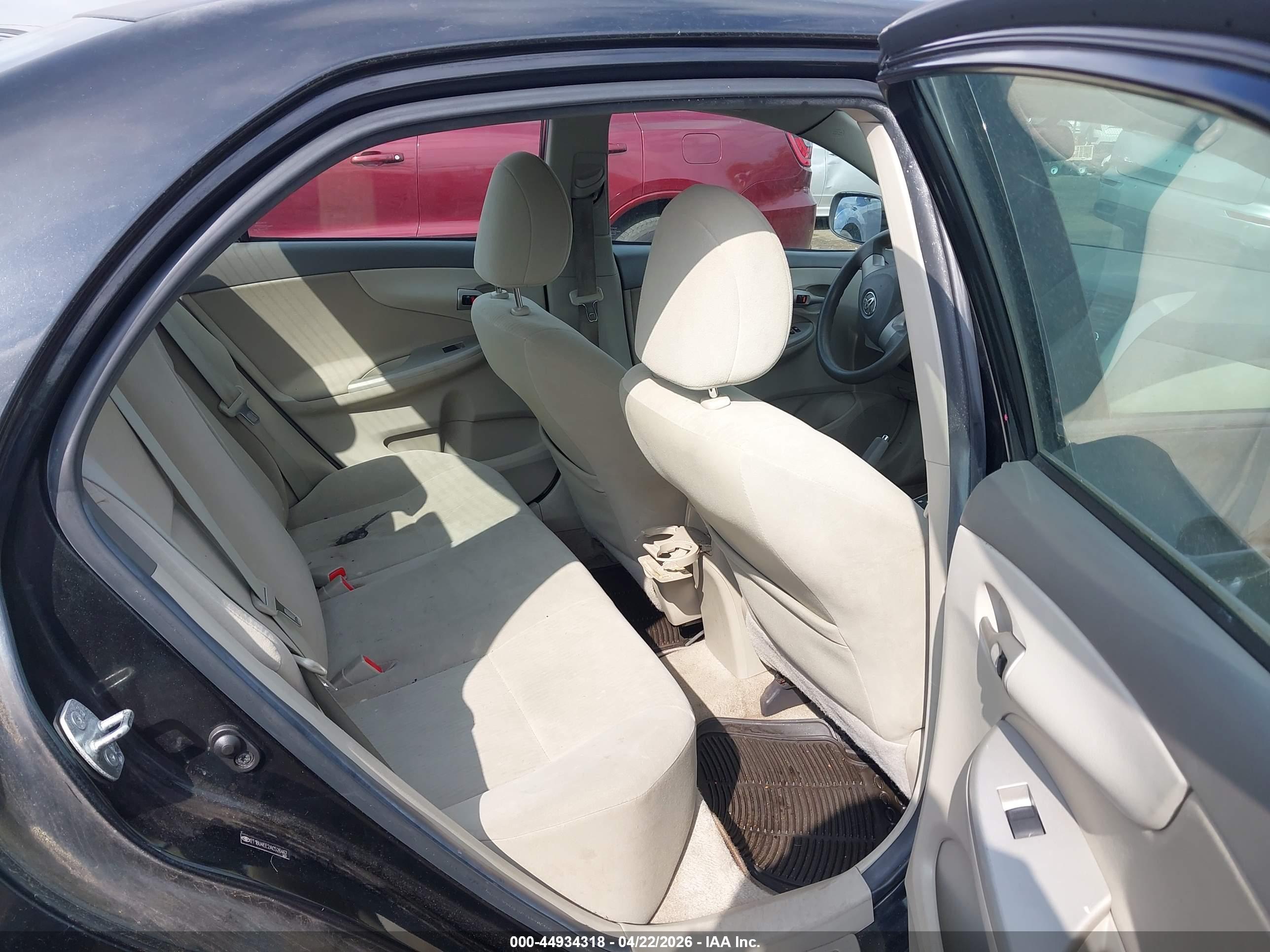 TOYOTA COROLLA image 8