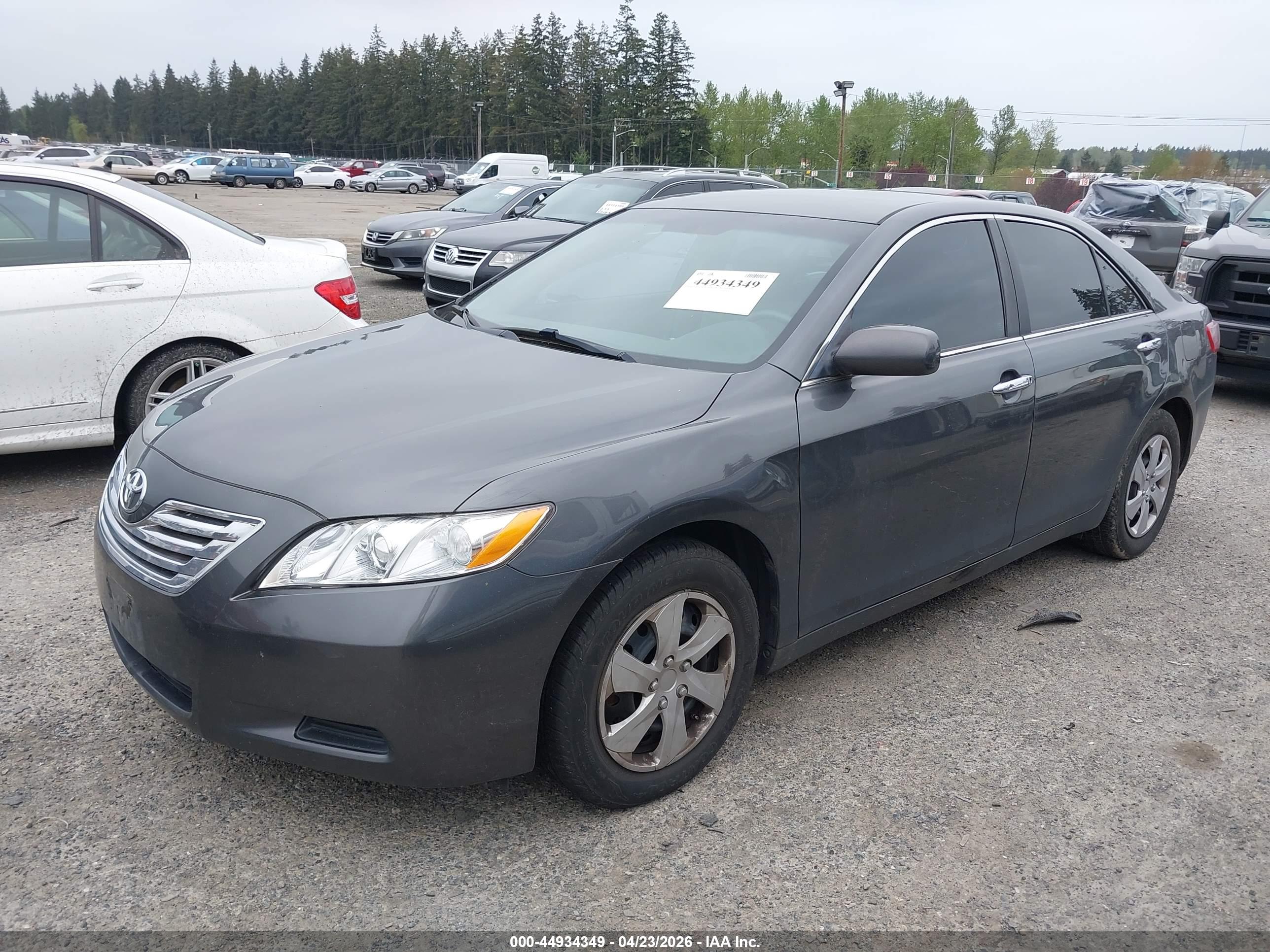 TOYOTA CAMRY image 2