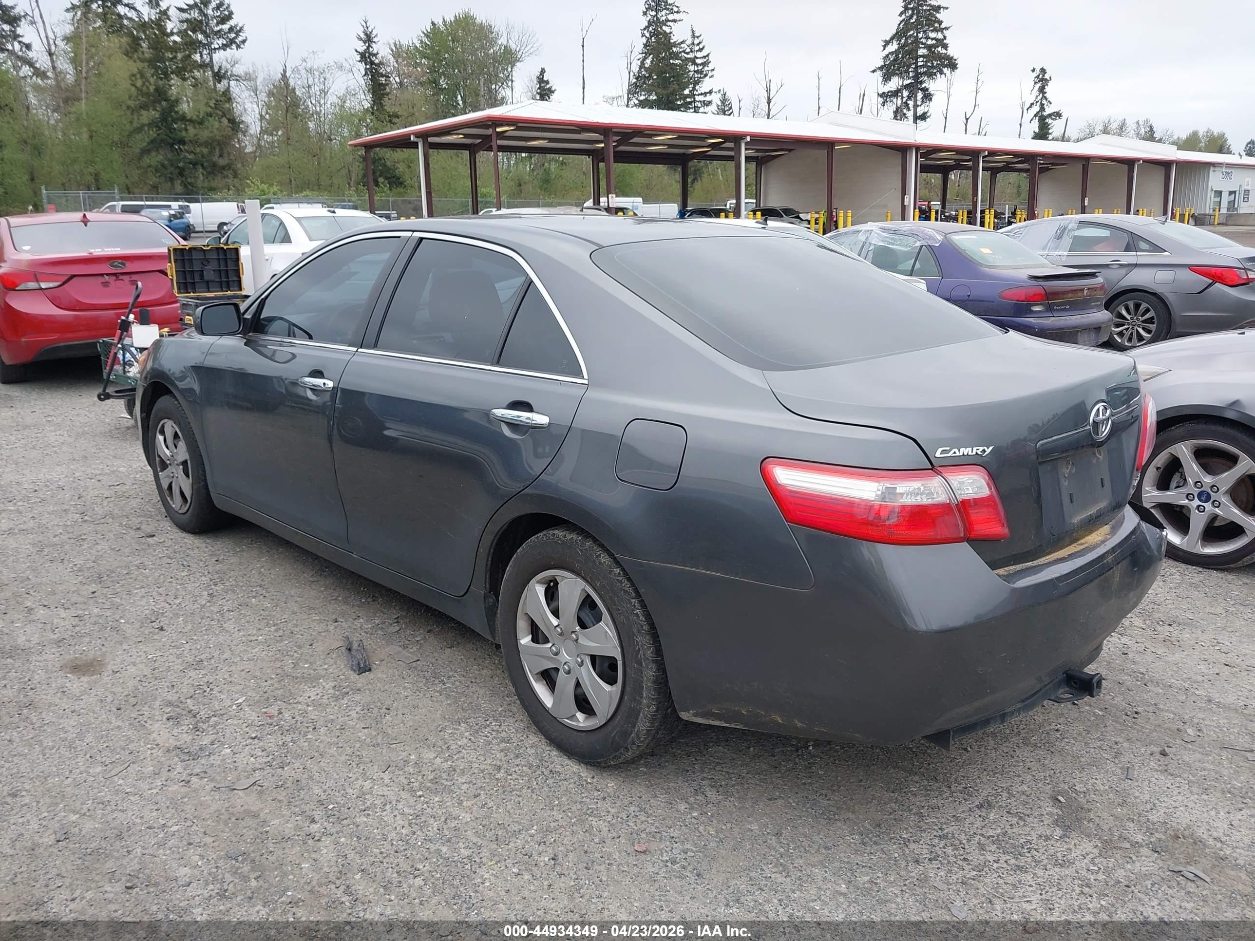 TOYOTA CAMRY image 3