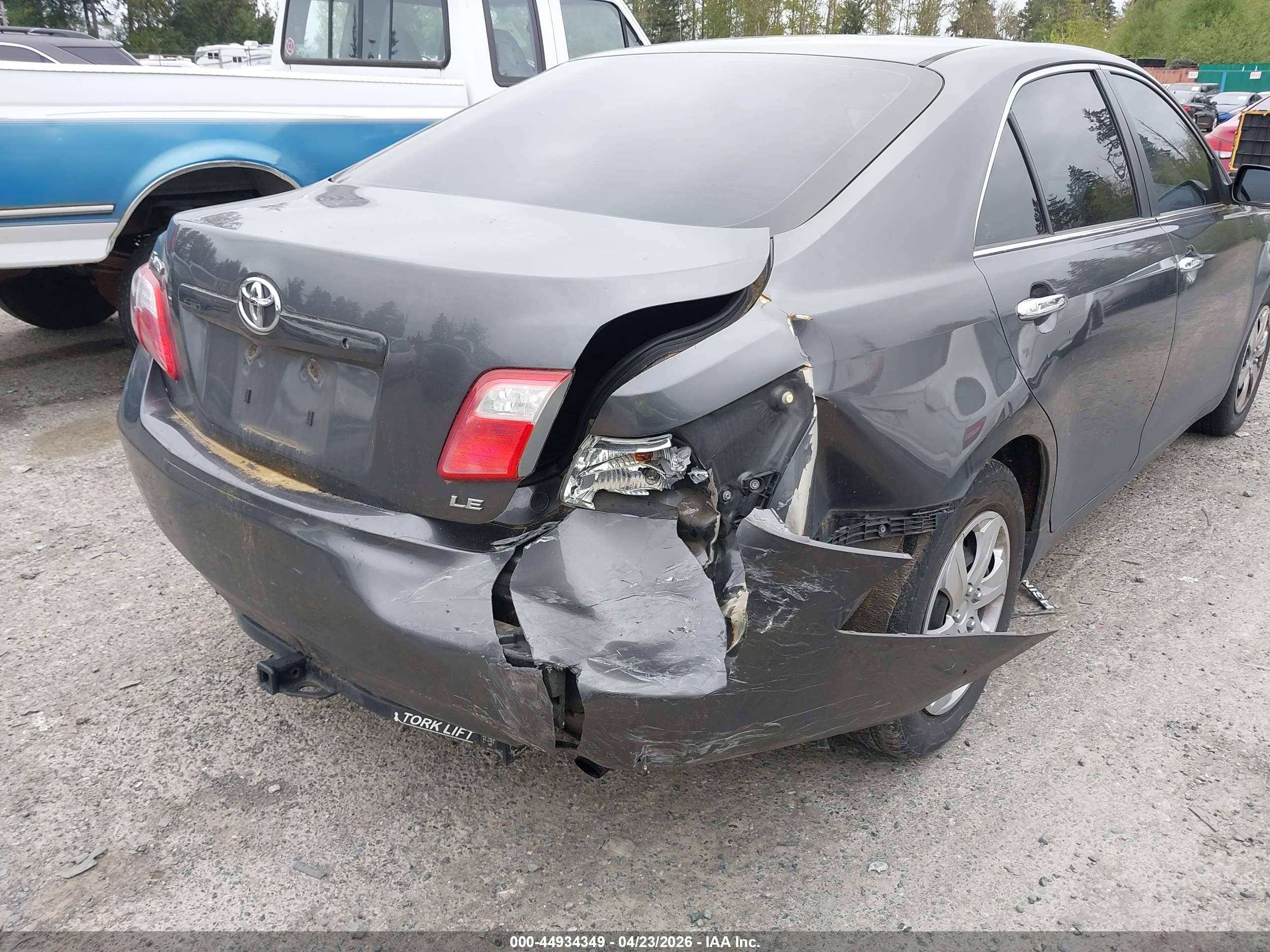 TOYOTA CAMRY image 6