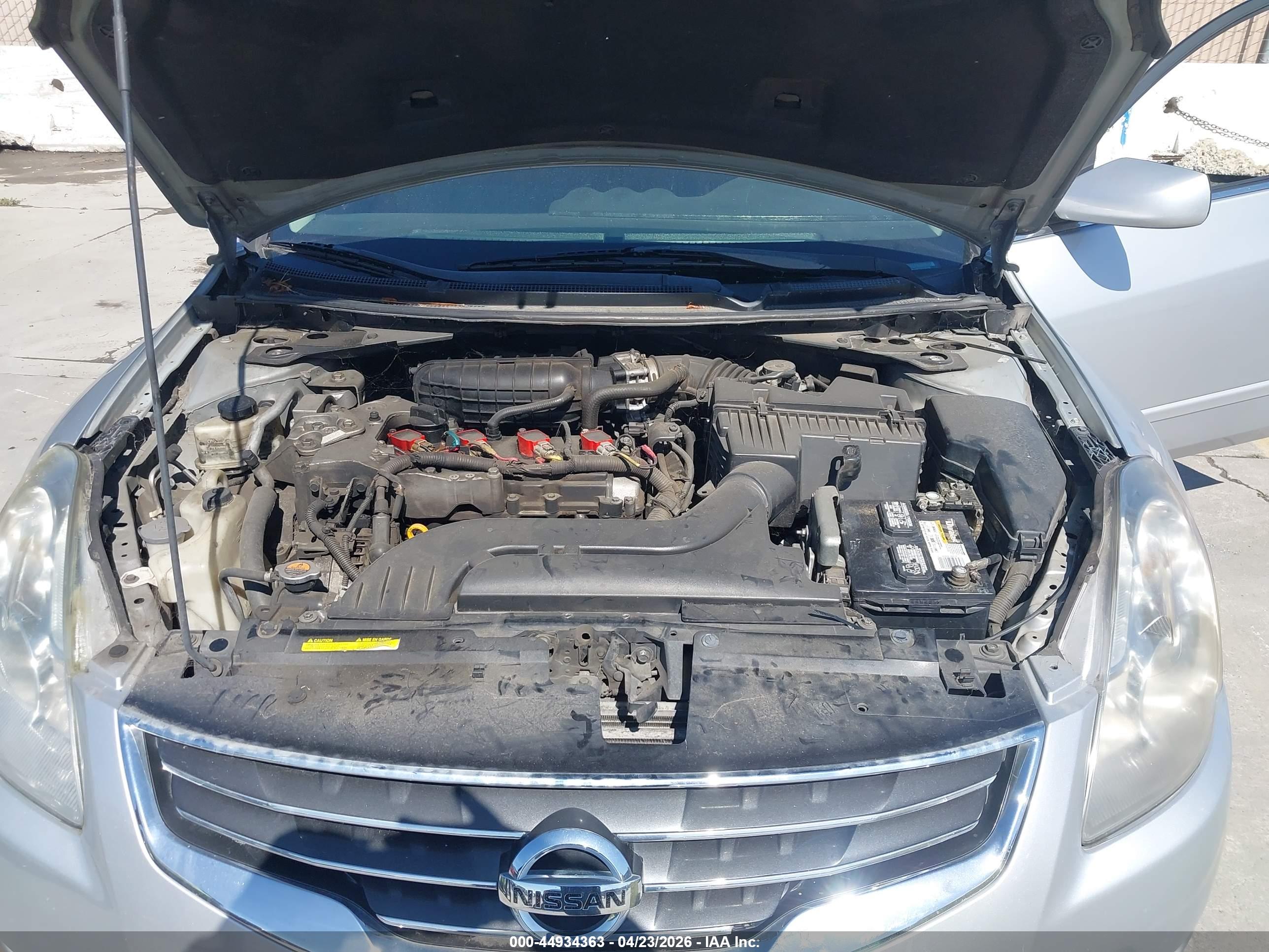 NISSAN ALTIMA image 10