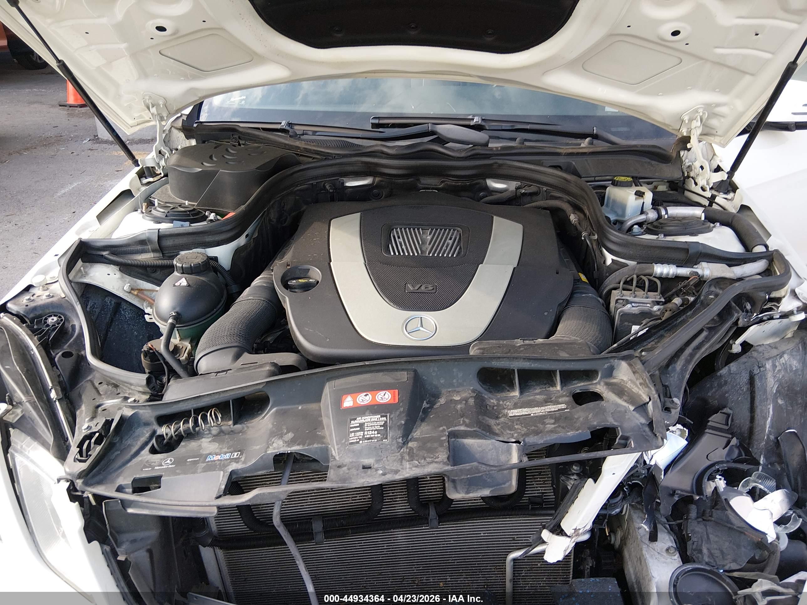 MERCEDES-BENZ E image 10