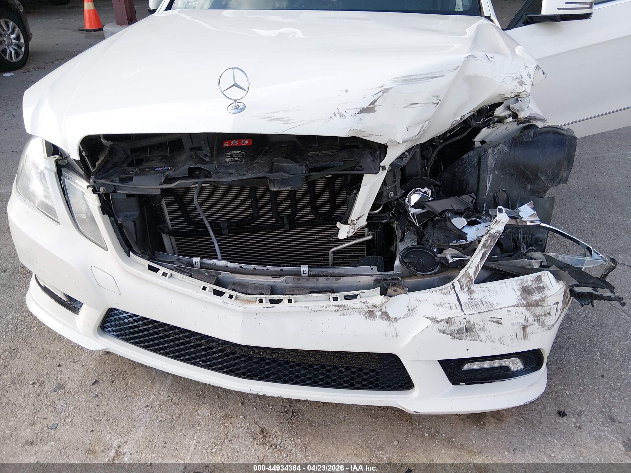 MERCEDES-BENZ E image 6