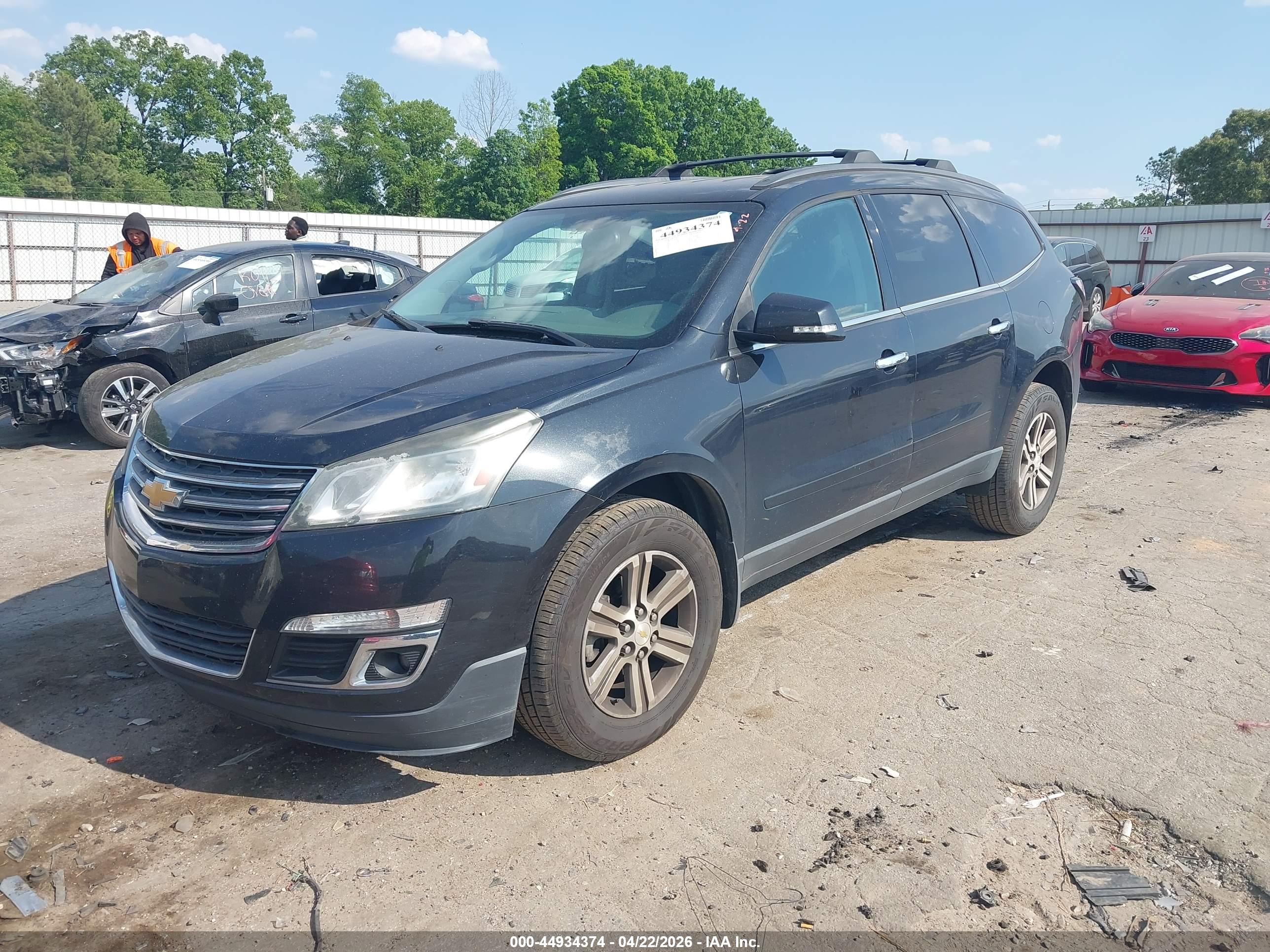 CHEVROLET TRAVERSE image 2